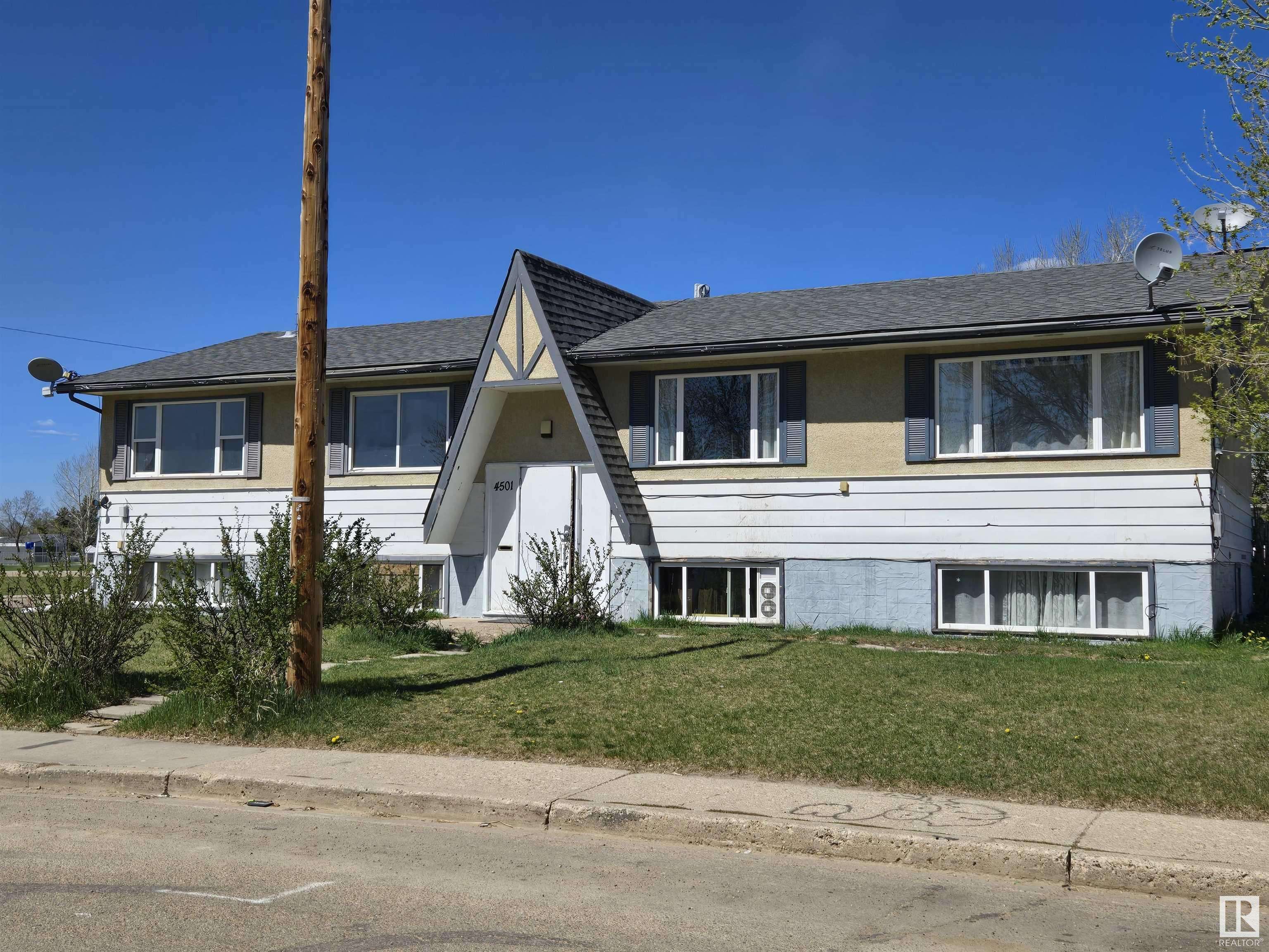 4501 47 ST, Wetaskiwin, AB T9A 1C3