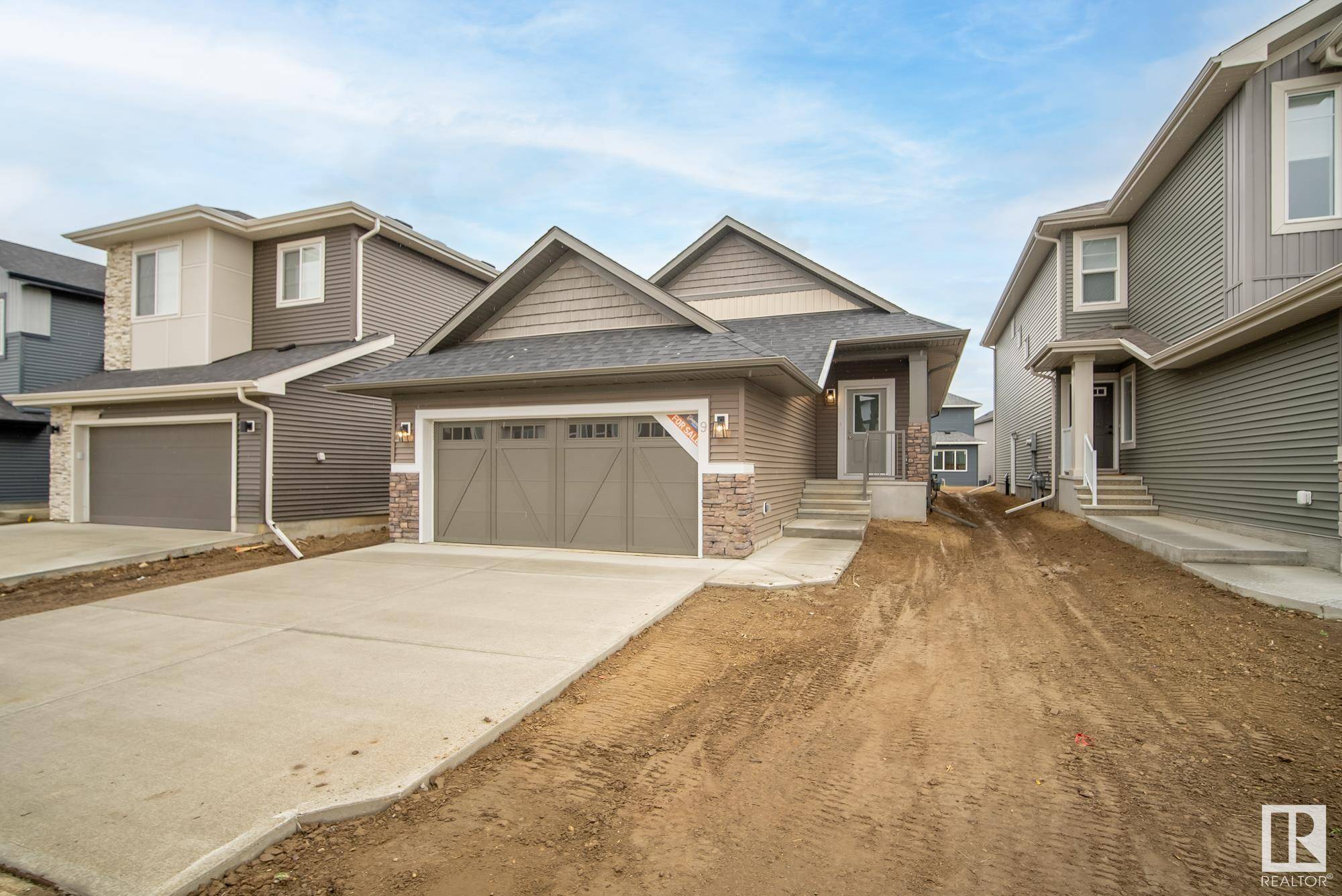 9 RESPLENDENT WY, St. Albert, AB T8N 8B2