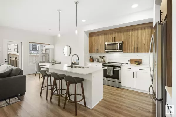 Edmonton, AB T6X 2N7,9116 PEAR DR SW