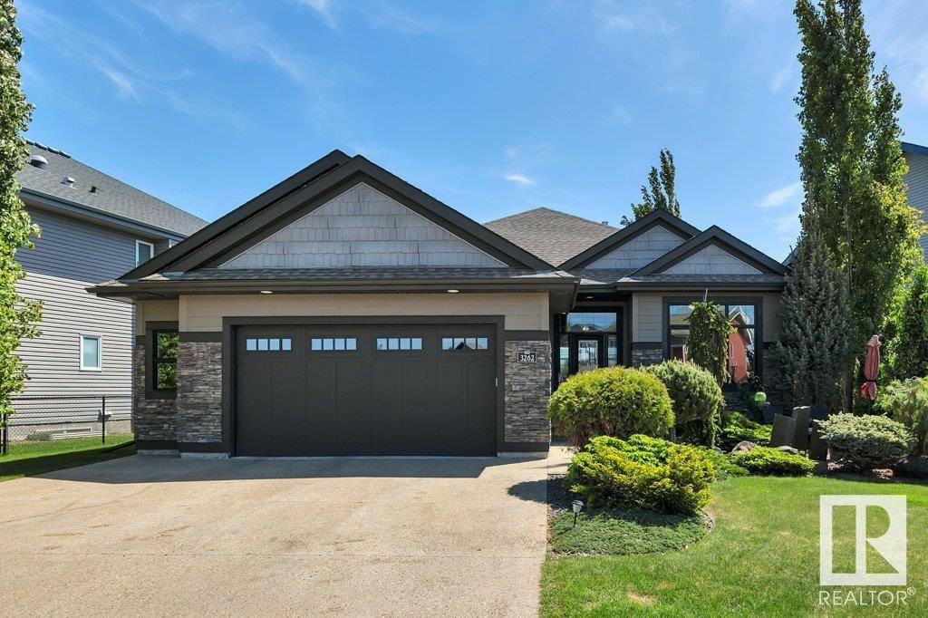 3262 WHITELAW DR NW, Edmonton, AB T6W 0P7