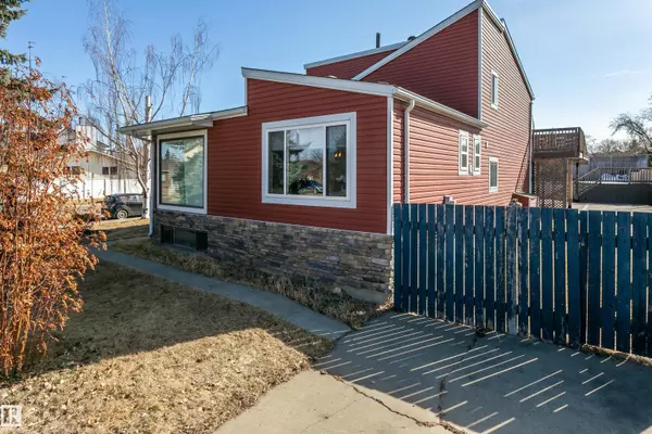 Edmonton, AB T6J 5E4,10503 25 AV NW