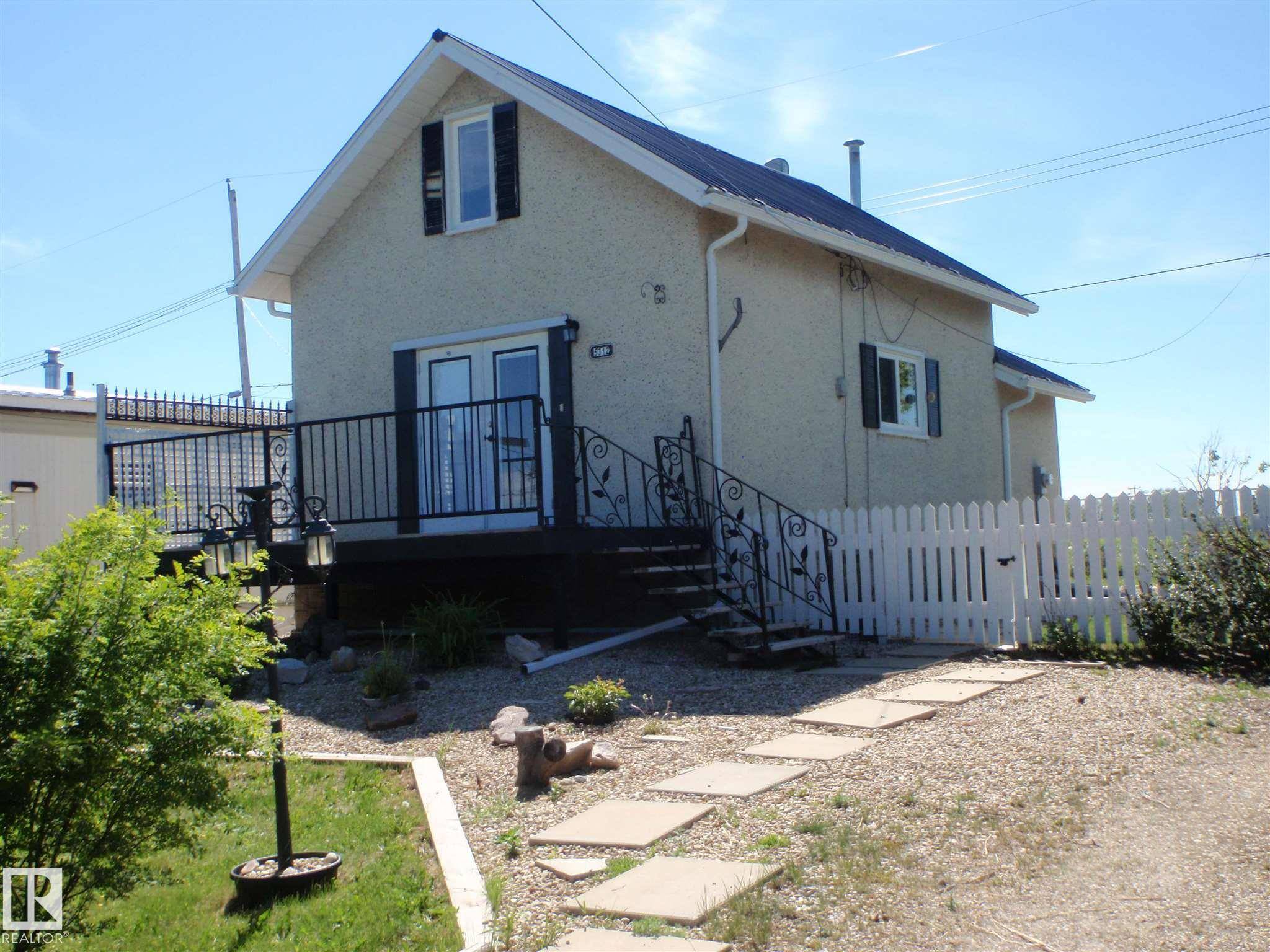 5312 60 ST, Barrhead, AB T7N 1C1