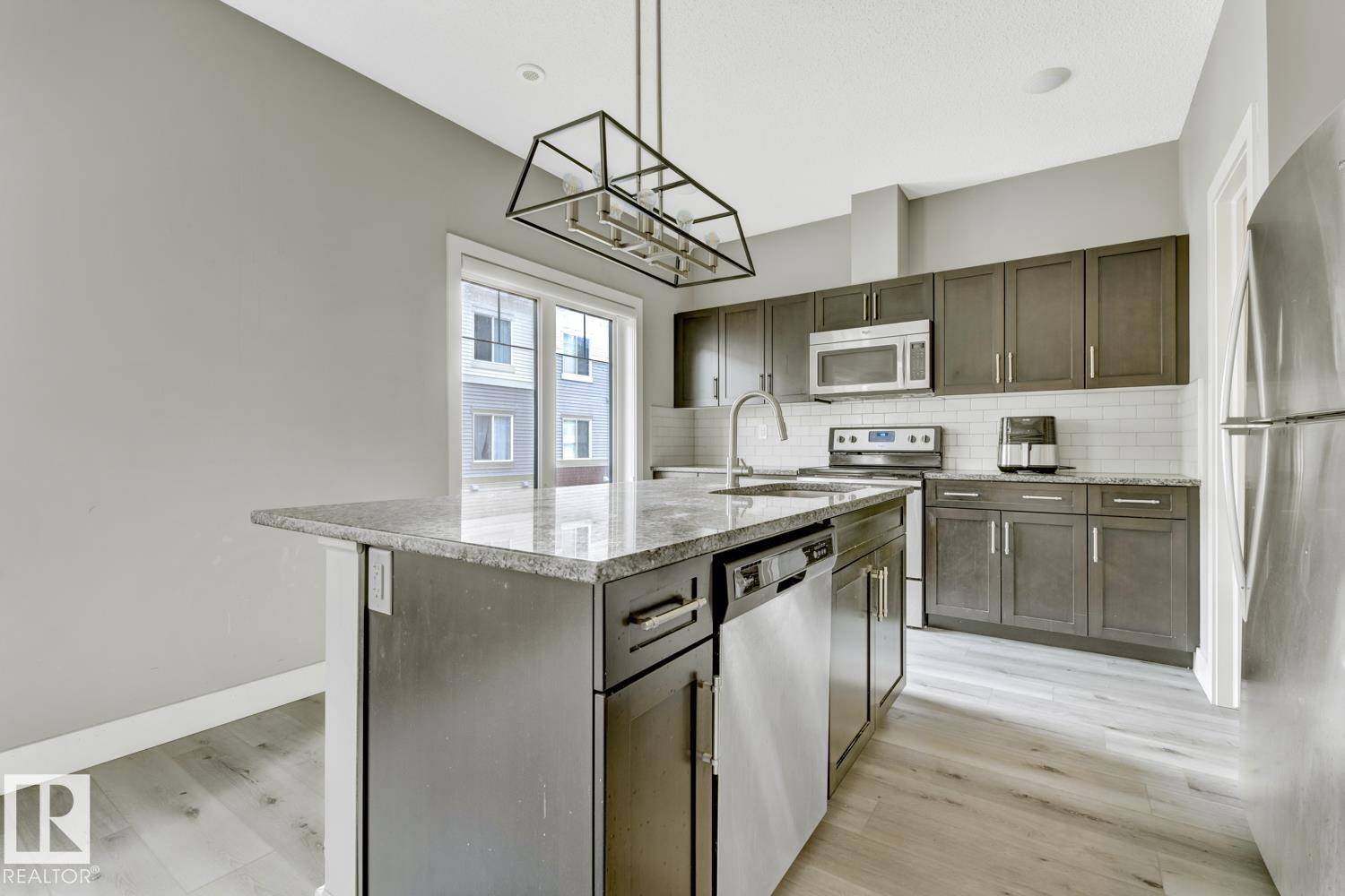 Edmonton, AB T6X 1Y8,#99 804 WELSH DR SW