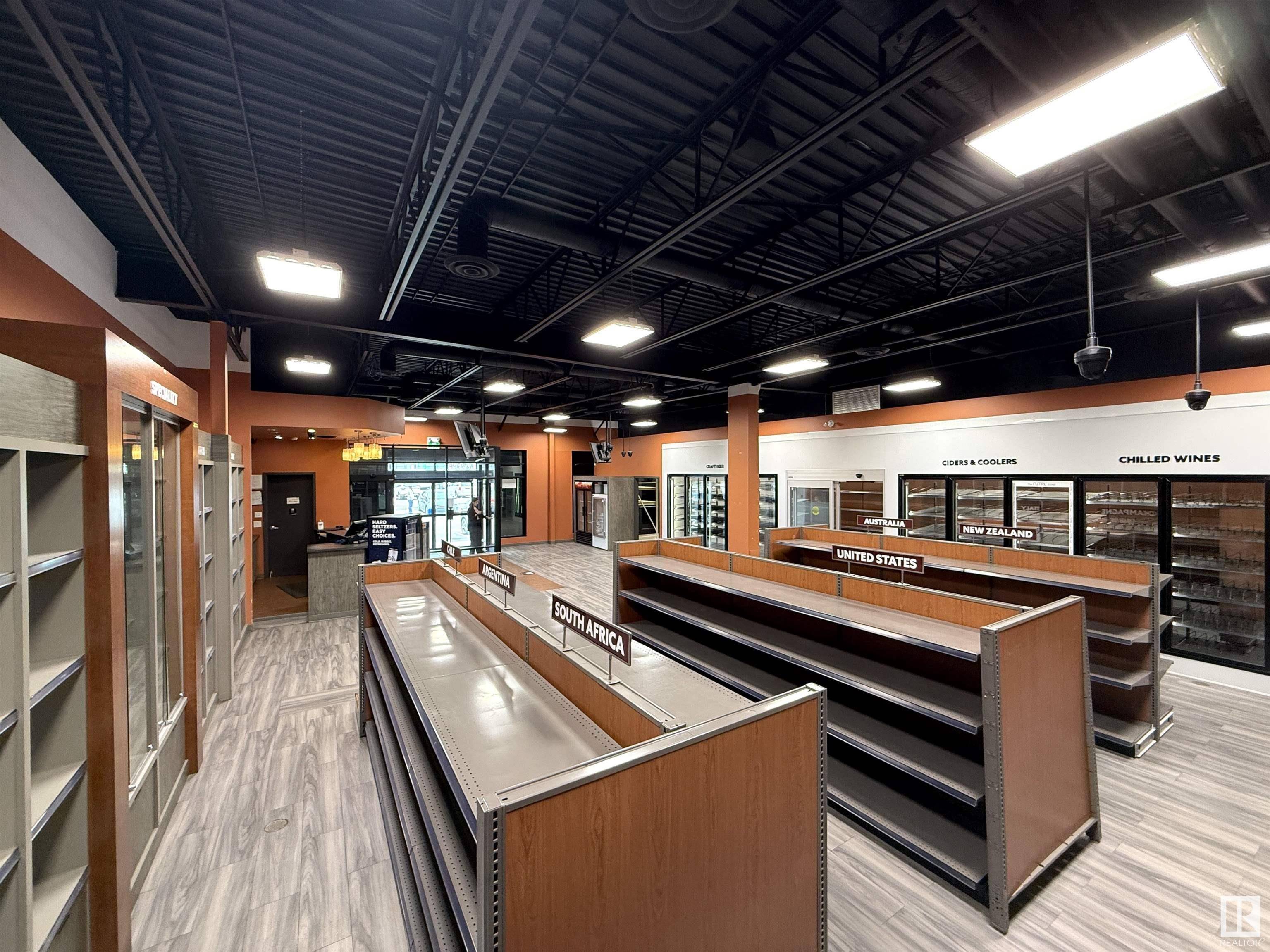 Edmonton, AB T5Y 3X6,6508 170 AV NW