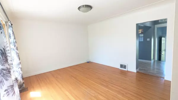 Vegreville, AB T9C 1A5,4430 50 ST