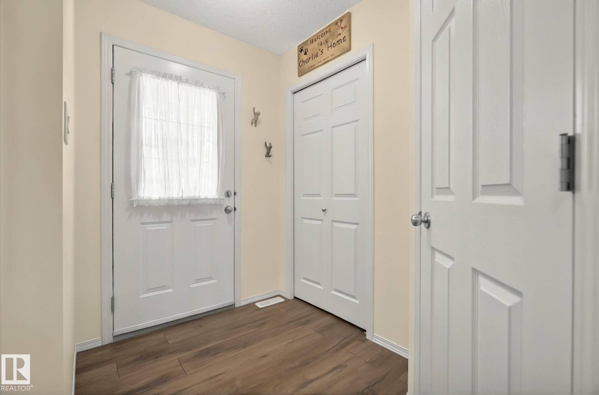 Sherwood Park, AB T8H 2W4,#24 115 CHESTERMERE DR