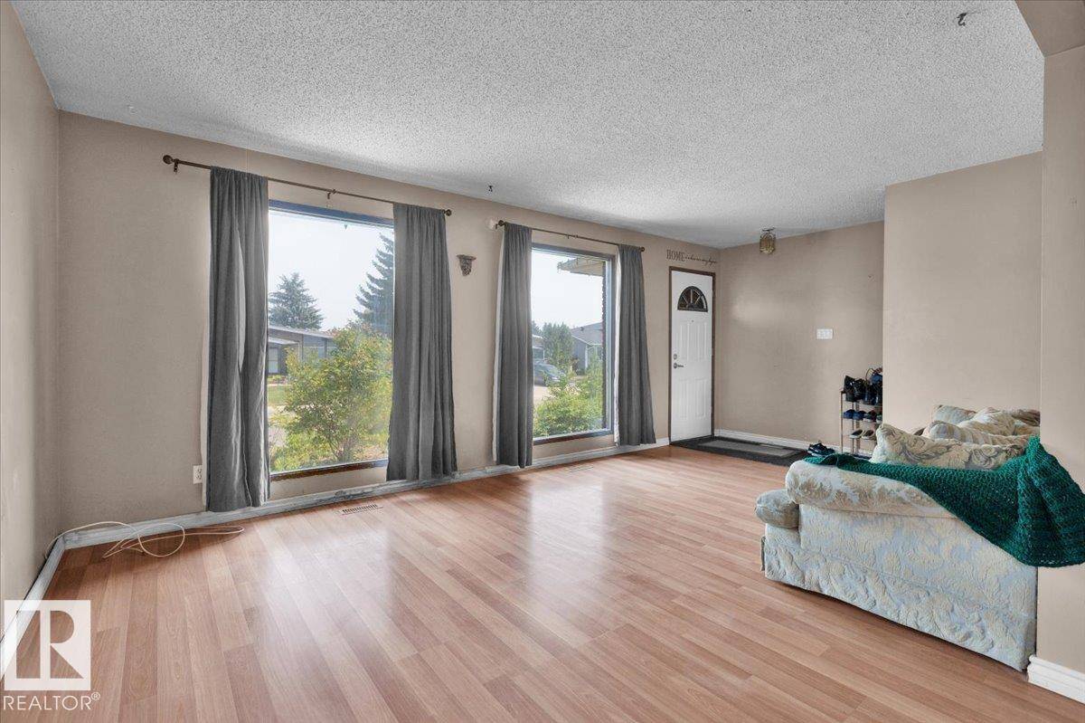 Edmonton, AB T6K 0W2,4320 74 ST NW