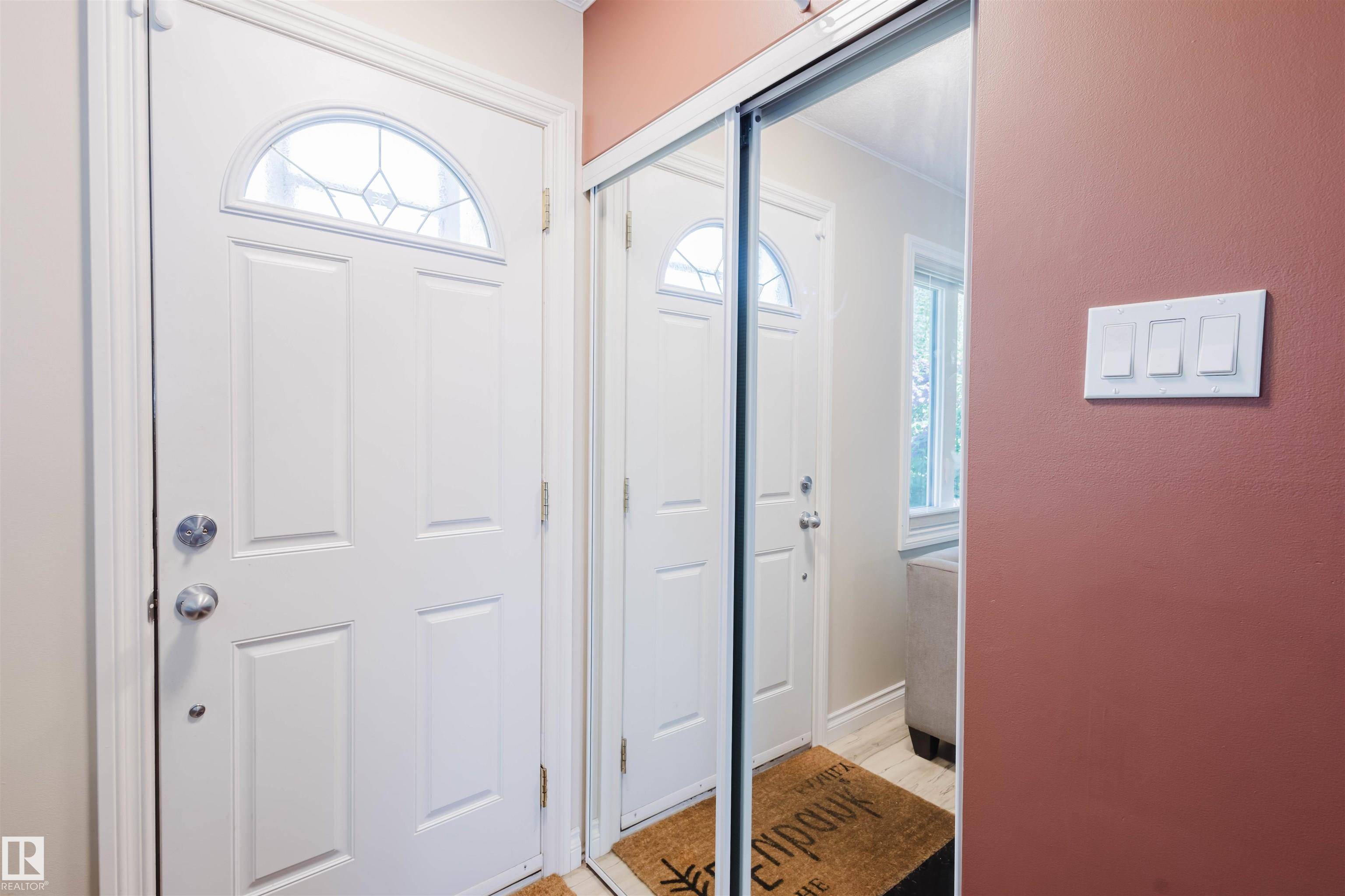 Edmonton, AB T6B 0S9,5507 92A AV NW
