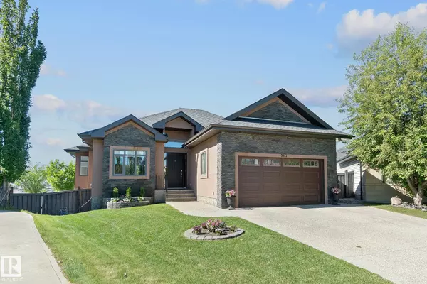 Edmonton, AB T6R 0H5,3912 MACNEIL BAY BA NW