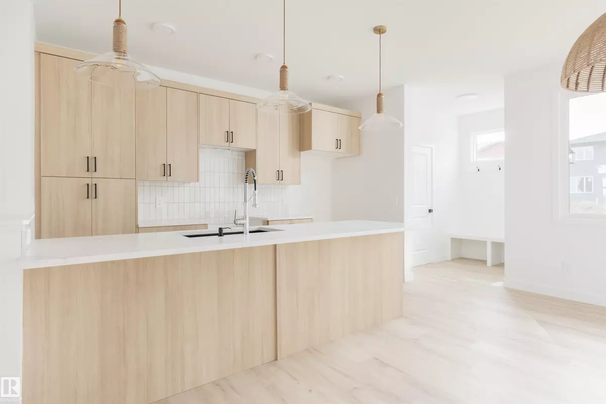 Edmonton, X0X 0X0,2140 Crossbill LN NW