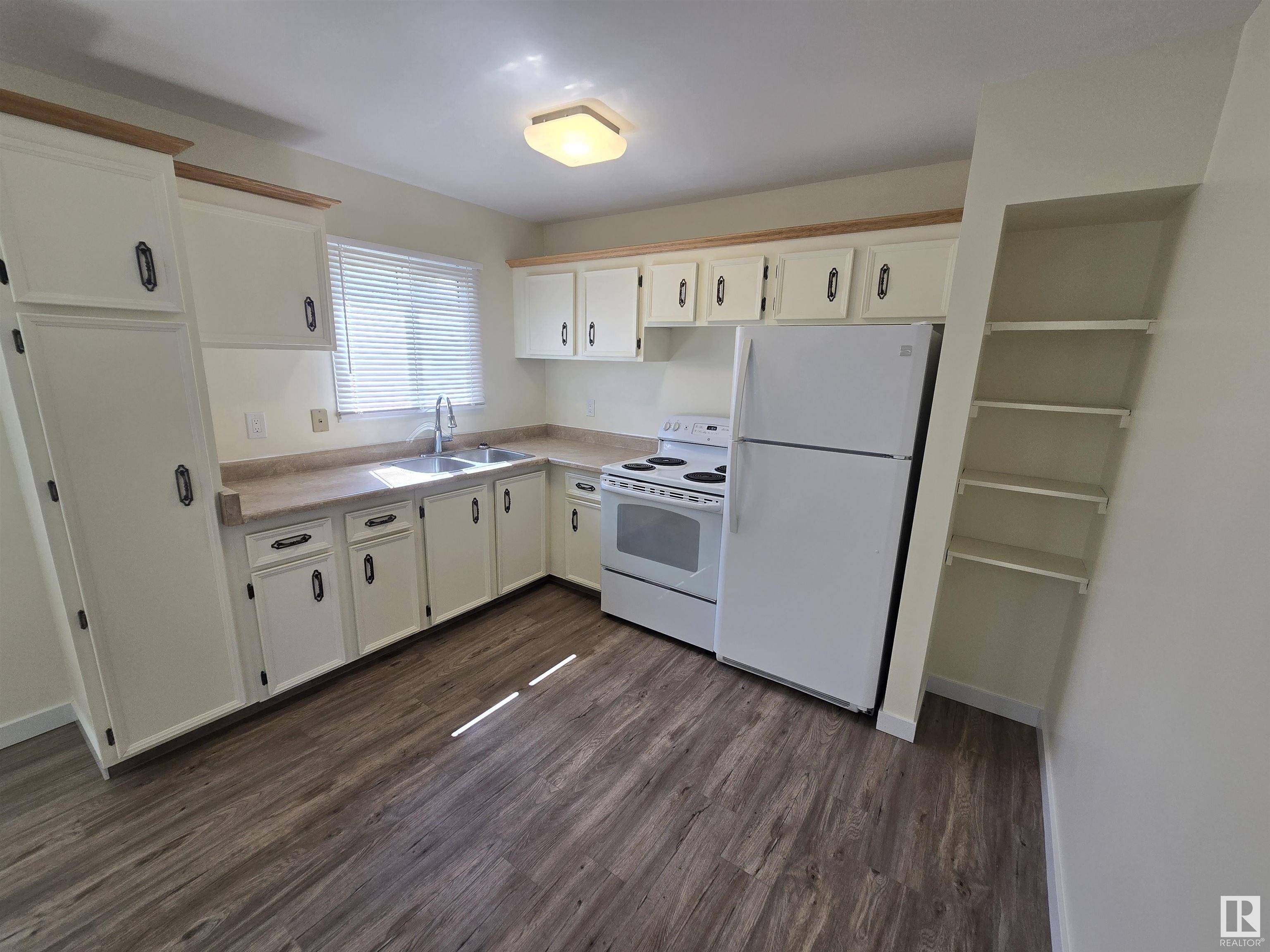 Edmonton, AB T5Y 1R5,14047 30 ST NW