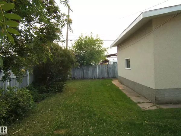 Vegreville, AB T9C 1A8,4413 48A ST