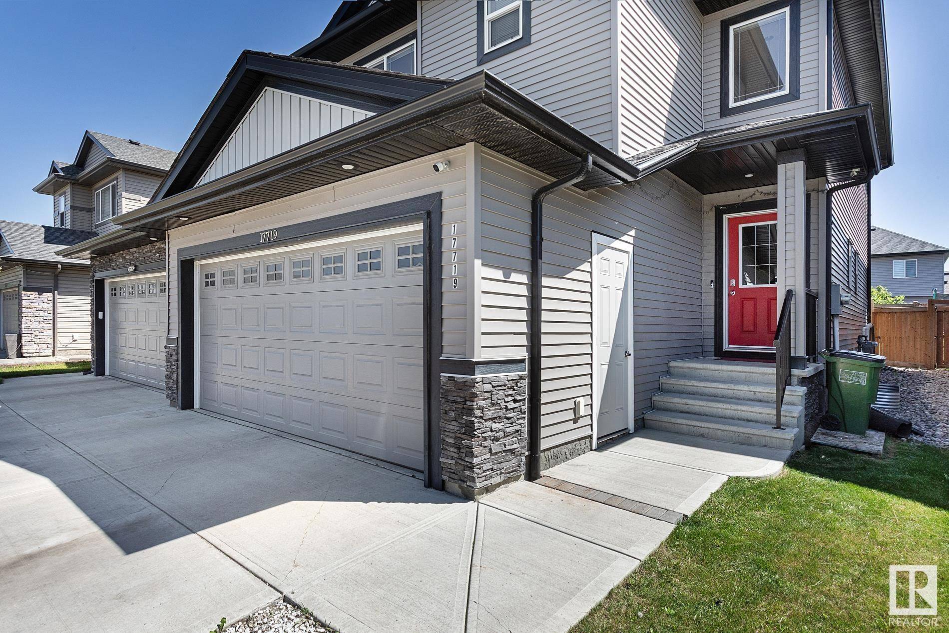 Edmonton, AB T5Y 3X3,17719 64 ST NW