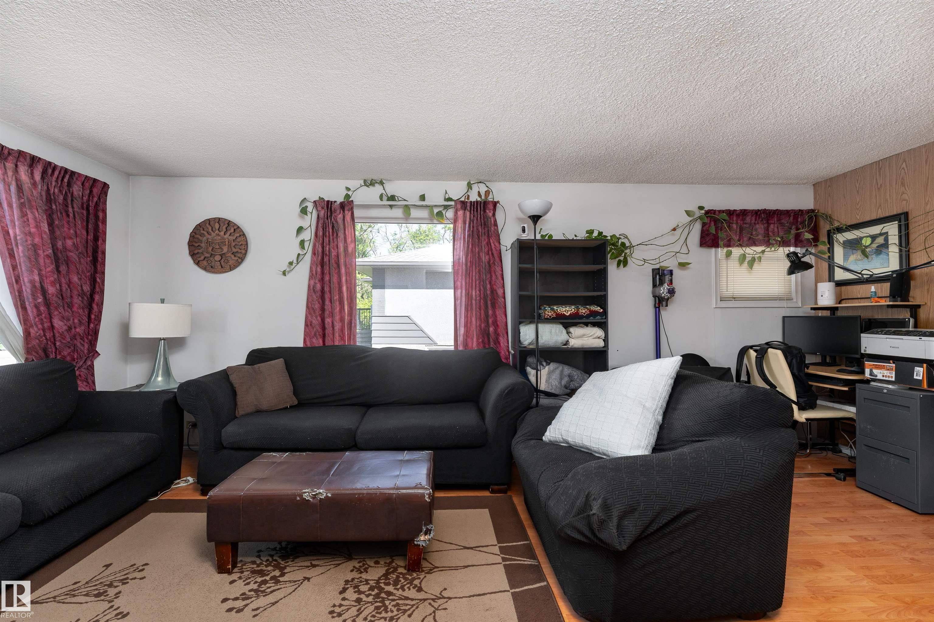 Leduc, AB T9E 5V7,4527 46 AV