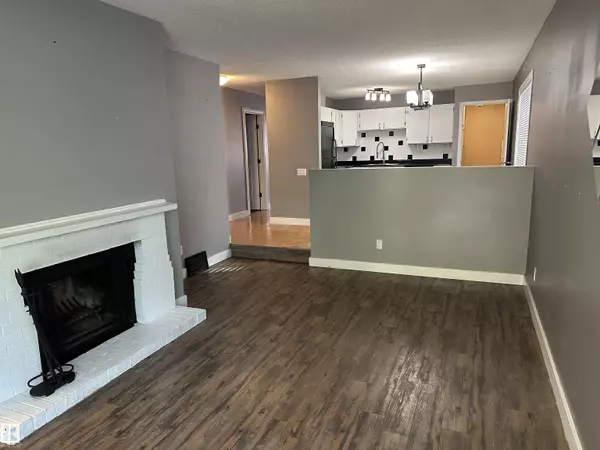 St. Albert, AB T8N 3K5,16 GARETH PL