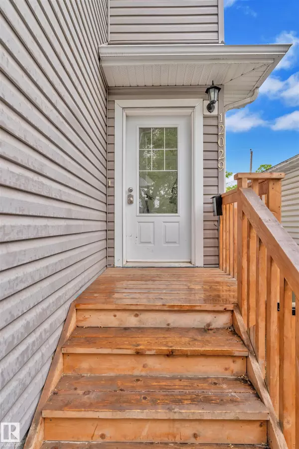 Edmonton, AB T5B 2G6,12029 77 ST NW