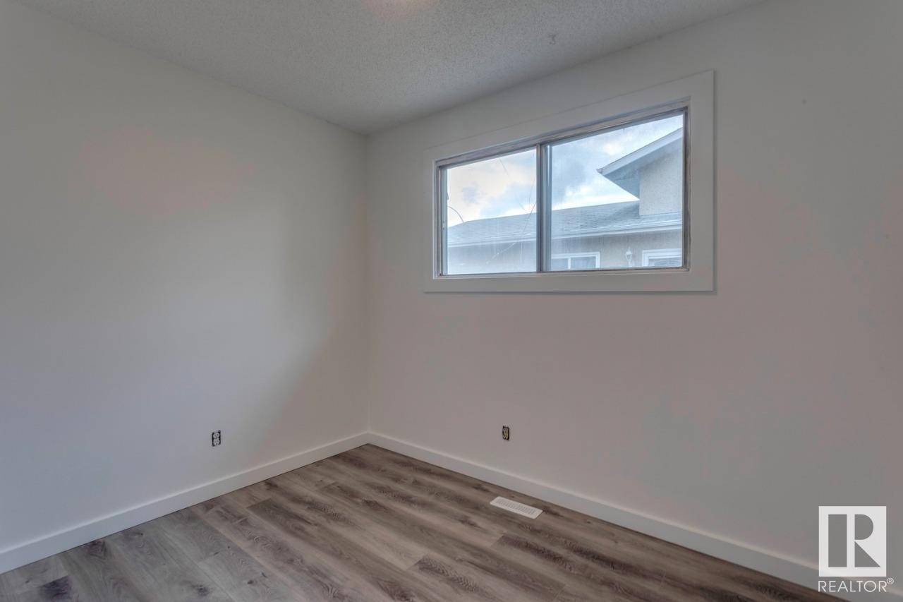 Edmonton, AB T5Y 2J2,14528 34 ST NW