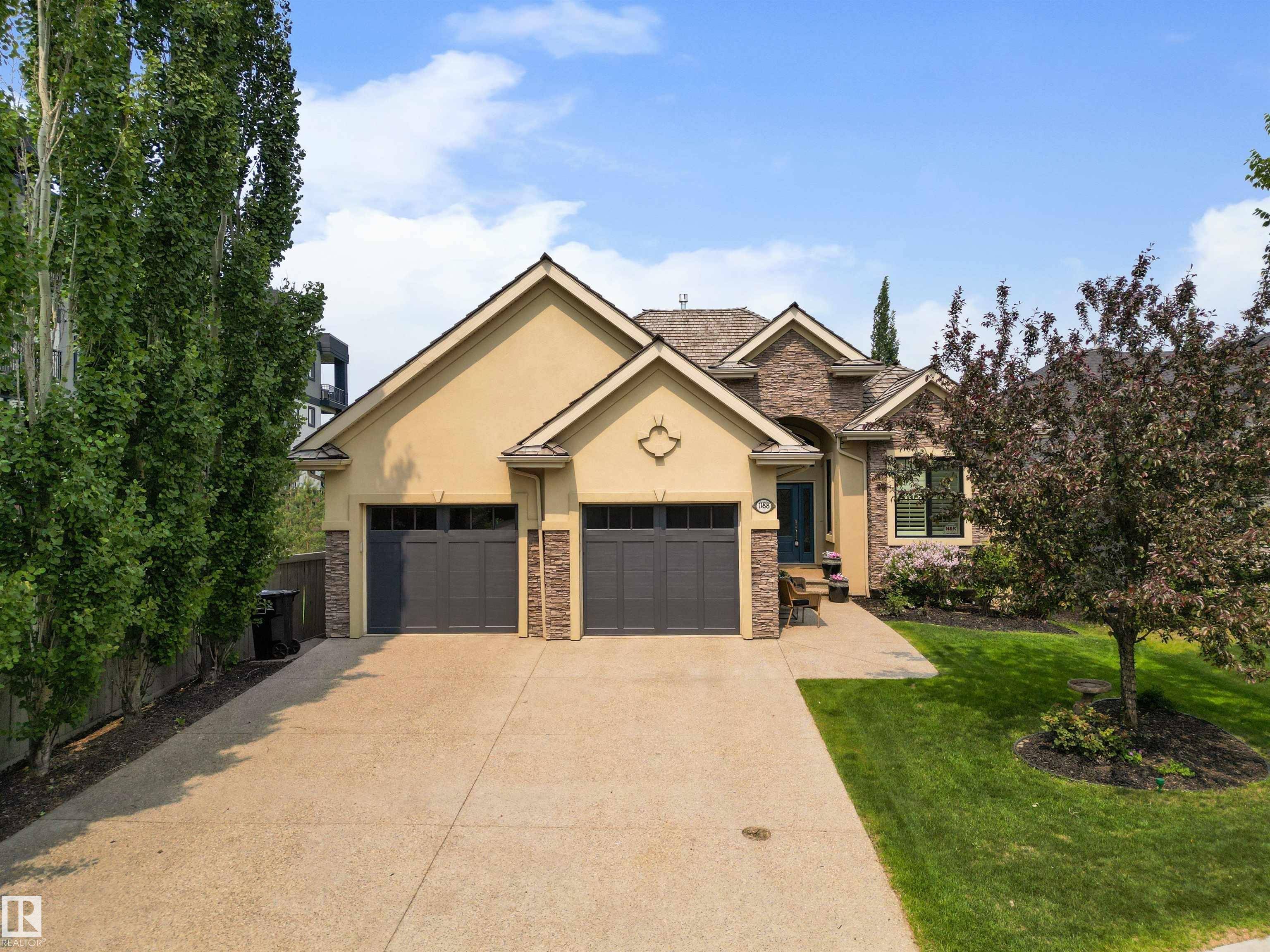 1188 ADAMSON DR SW, Edmonton, AB T6W 0V4