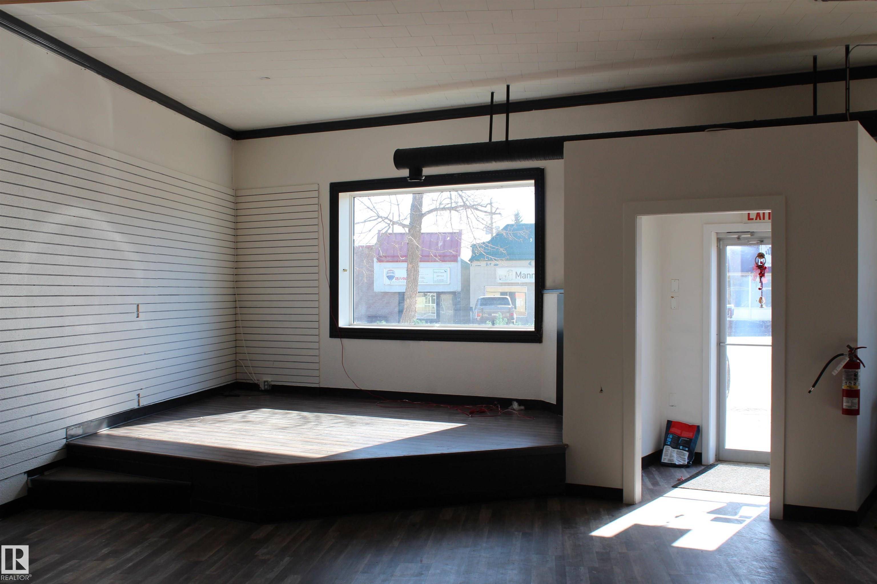 Manning, AB T0H 2M0,406 Main ST