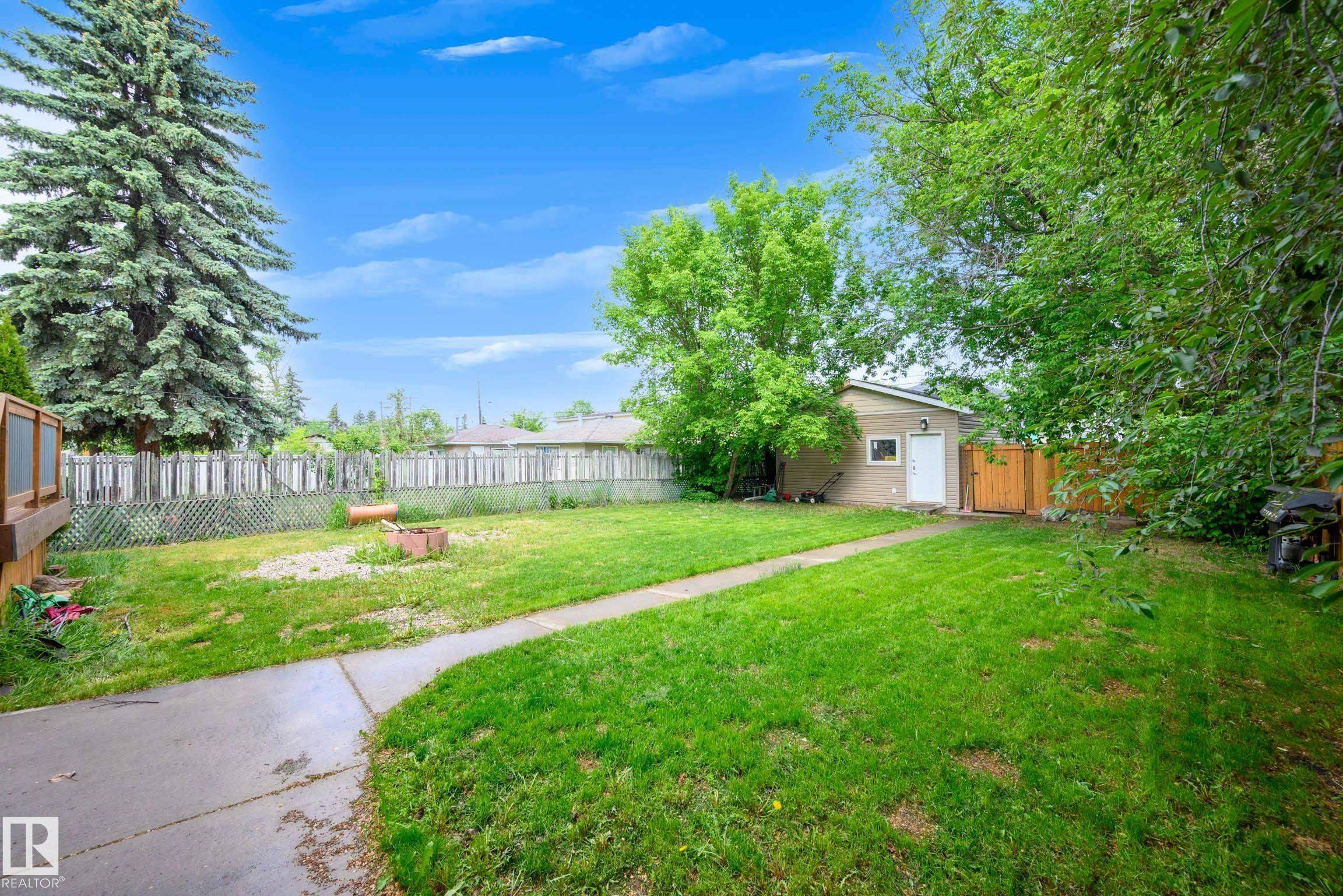 Edmonton, AB T5E 4Y2,12839 109 ST NW