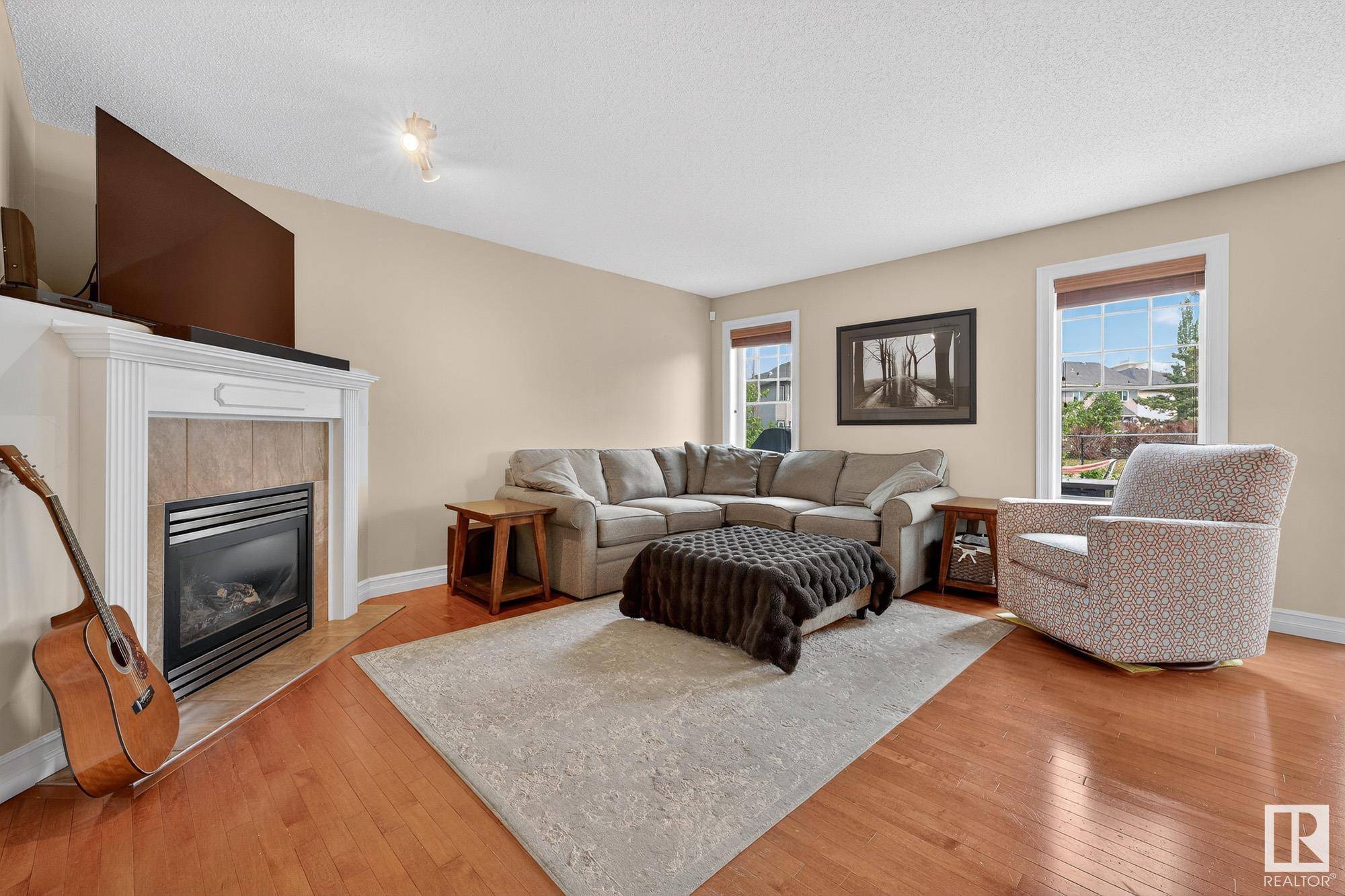 Sherwood Park, AB T8H 0L2,7272 ESSEX WY