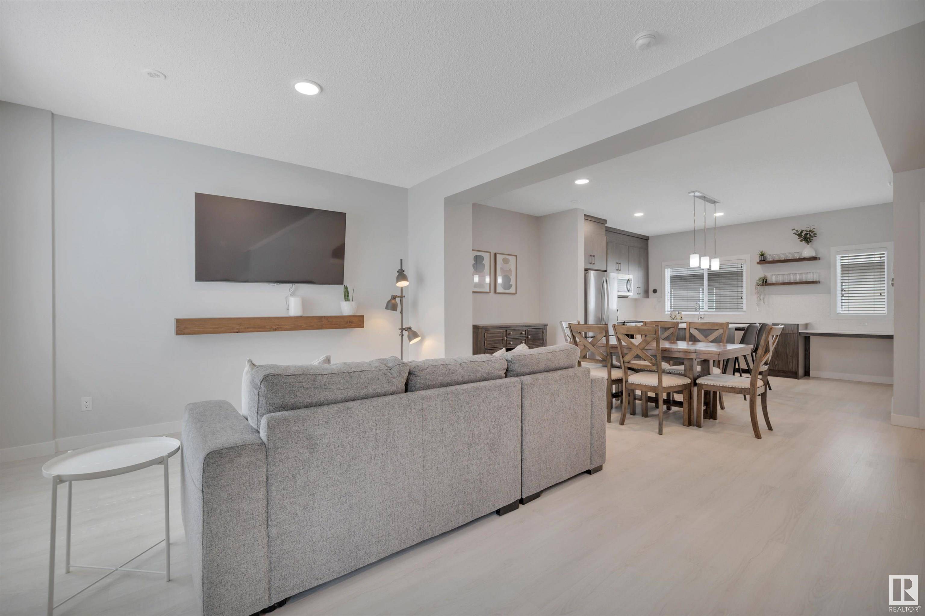 Edmonton, AB T6X 1Y8,#84 804 WELSH DR SW