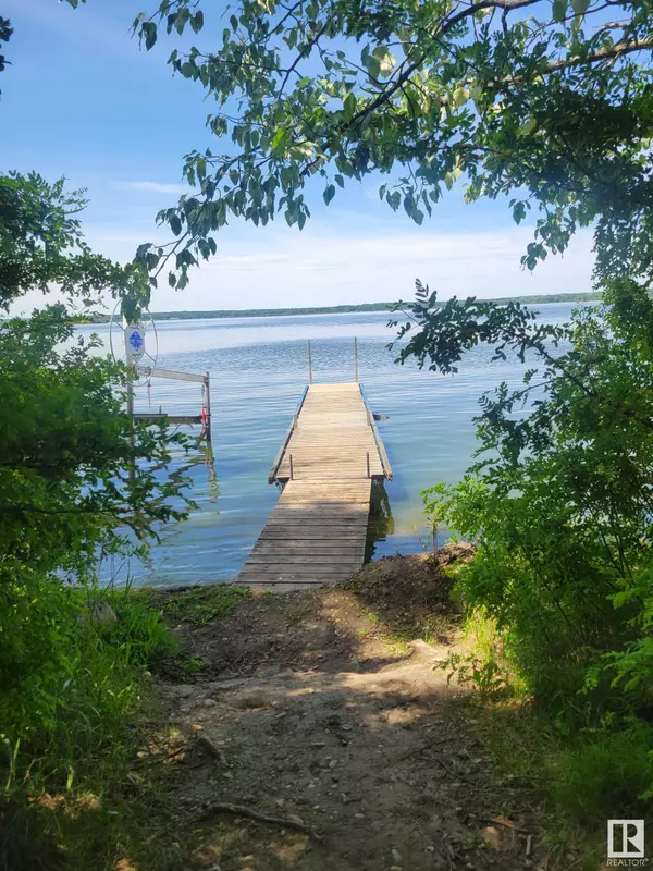 4 Poppy Place, Rural Lac Ste. Anne County, AB T0E 1H0