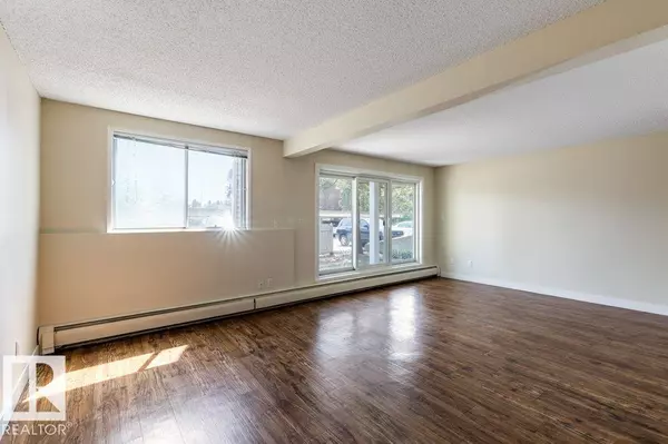 Edmonton, AB T6J 4A9,#132 4404 122 ST NW