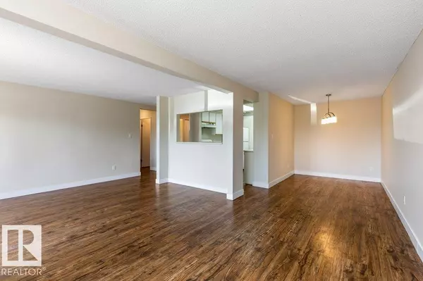 Edmonton, AB T6J 4A9,#132 4404 122 ST NW