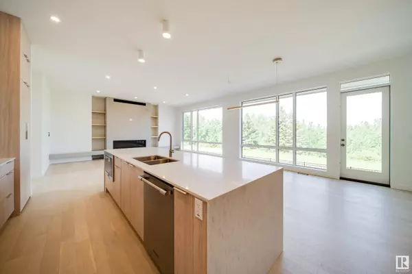Edmonton, AB T6W 1A6,#5 6090 Crawford DR SW SW