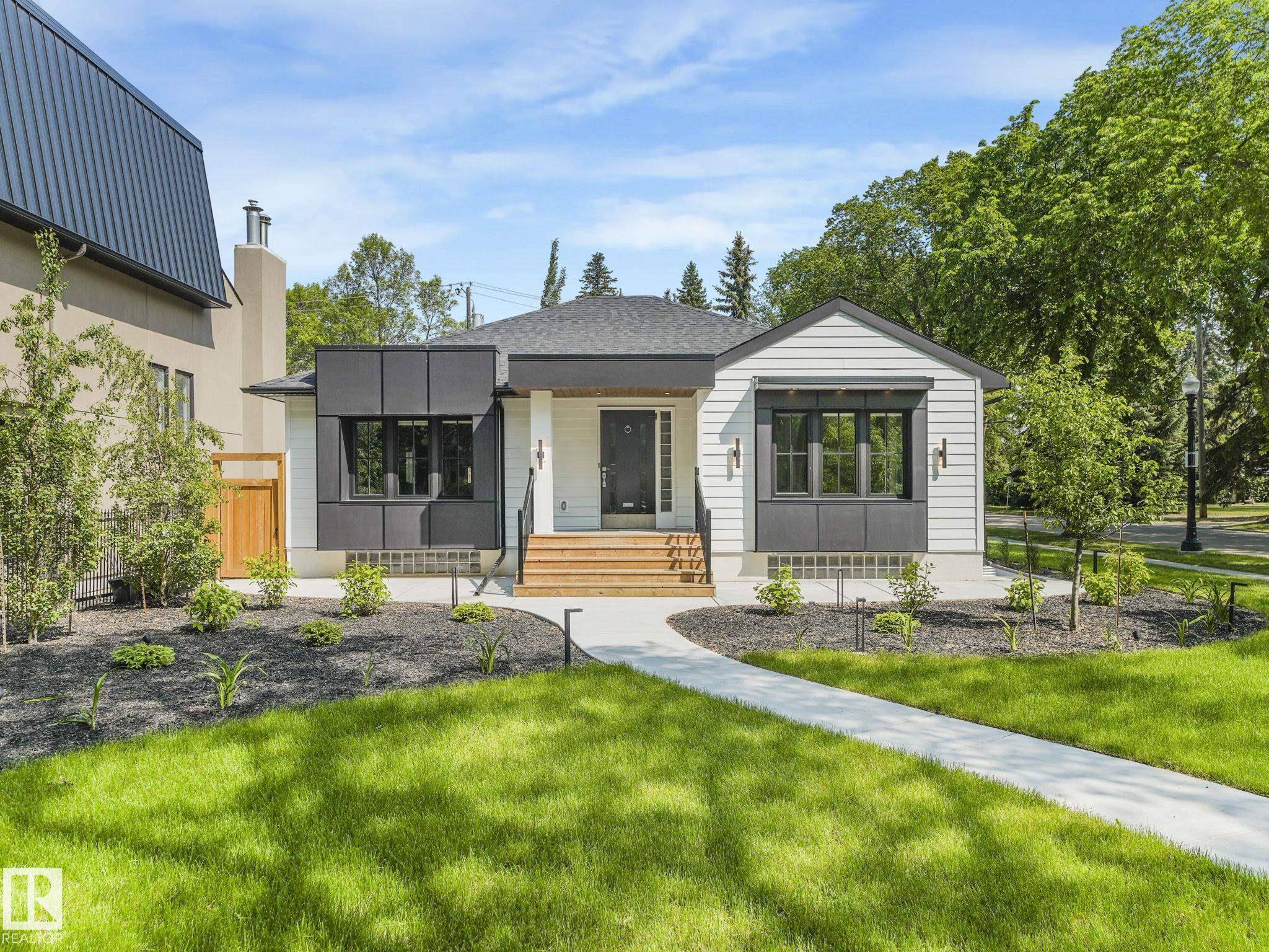 Edmonton, AB T5N 0R7,13002 GLENORA CR NW