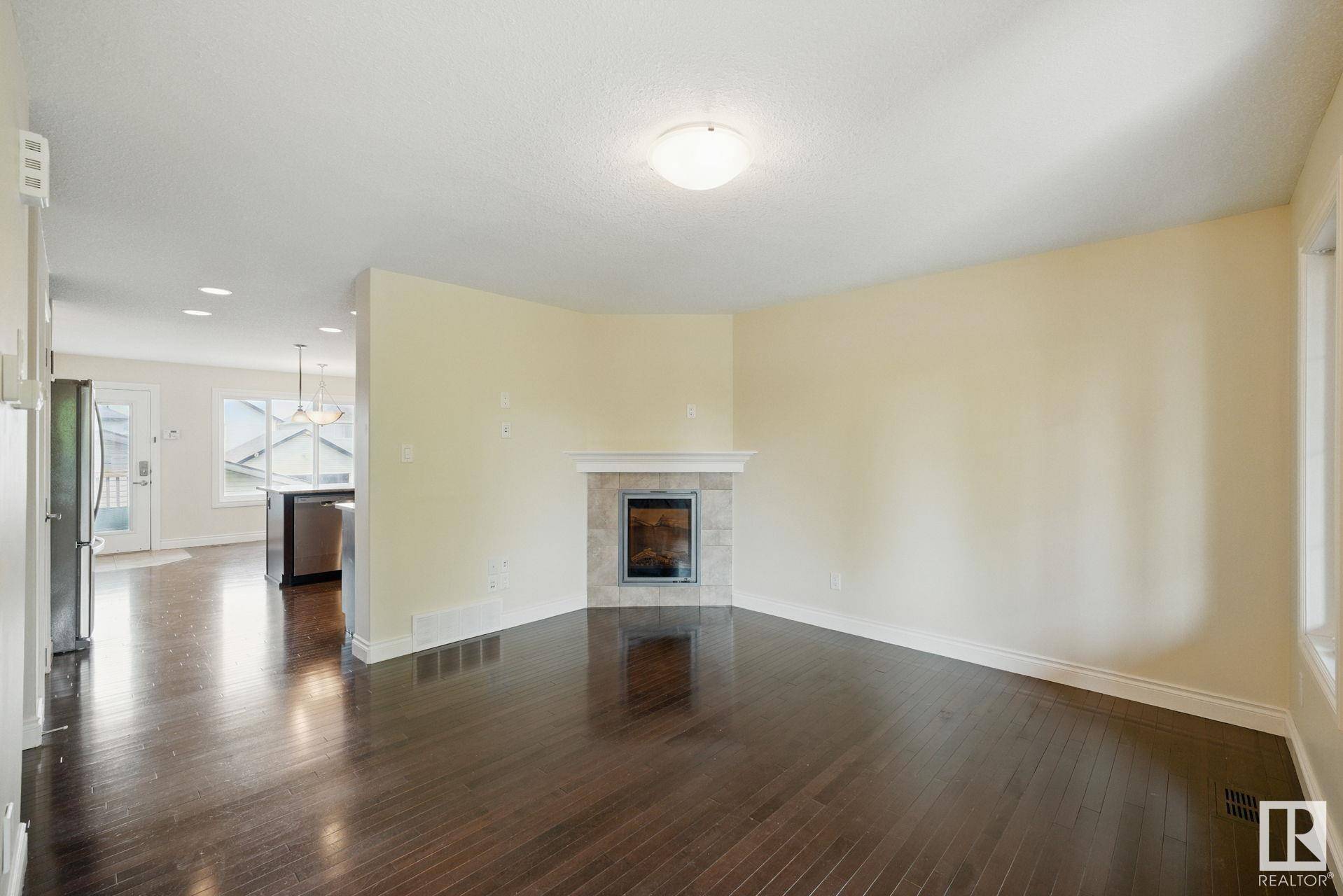 Edmonton, AB T6T 0N6,1880 30 ST NW