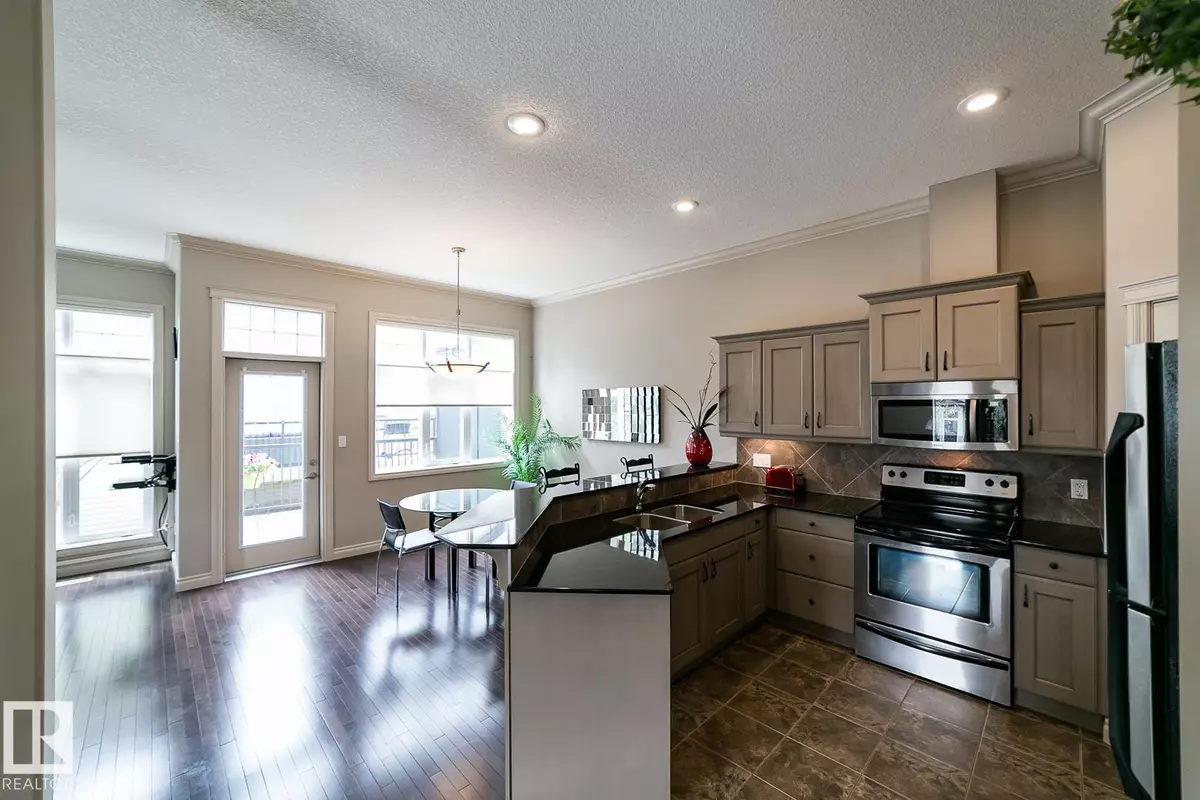 Edmonton, AB T6W 1X1,#21 12610 15 AV SW