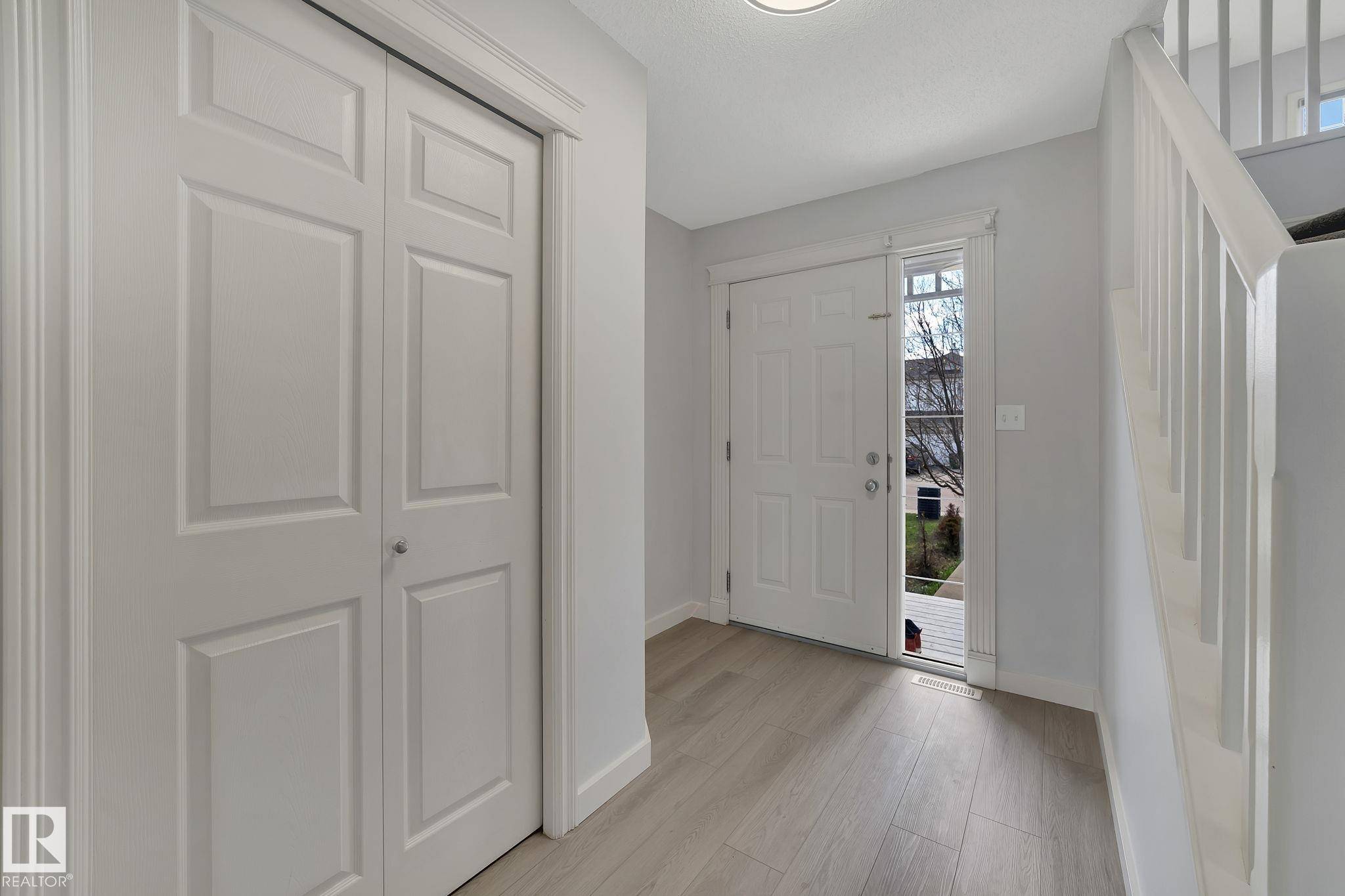 Edmonton, AB T6X 1K6,8010 3 AV SW
