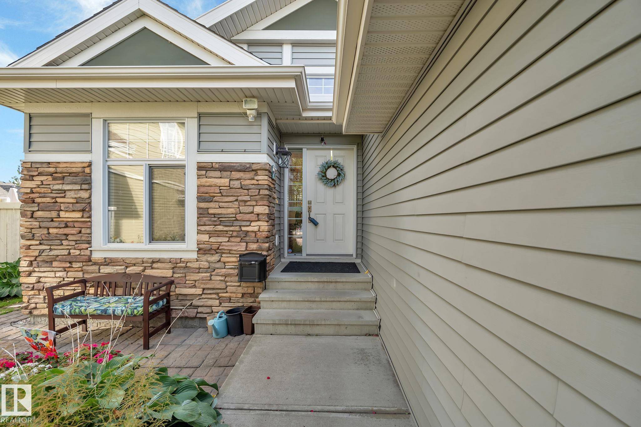 Edmonton, AB T6M 0K5,1119 CHAHLEY CO NW