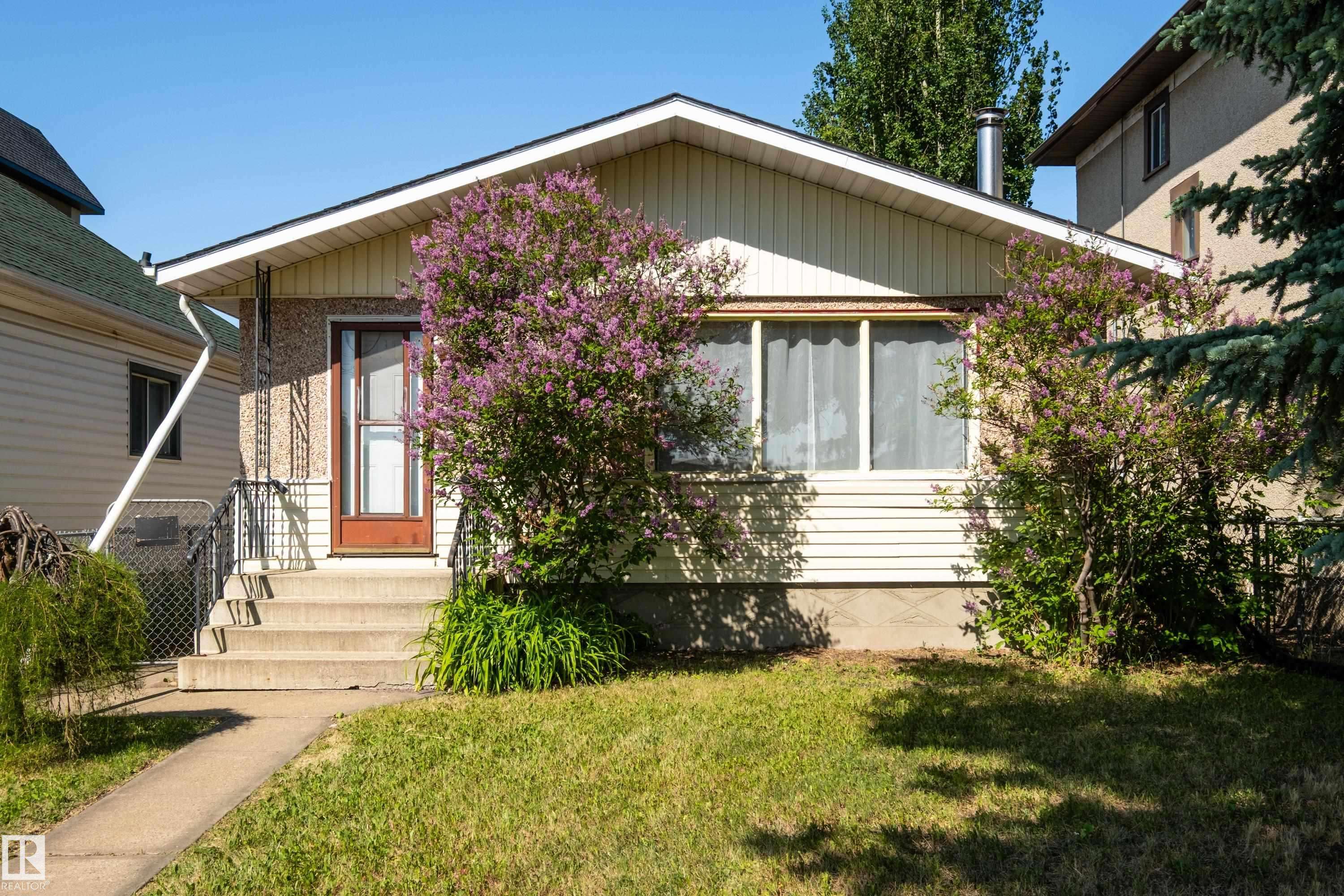 11406 81 ST NW, Edmonton, AB T5B 2R6