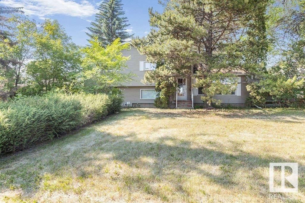Edmonton, AB T5R 4E2,14214 87 AV NW
