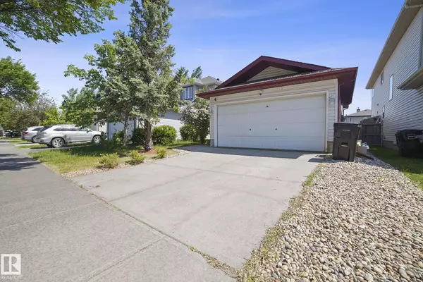 Edmonton, AB T6M 2V9,5207 201 ST NW
