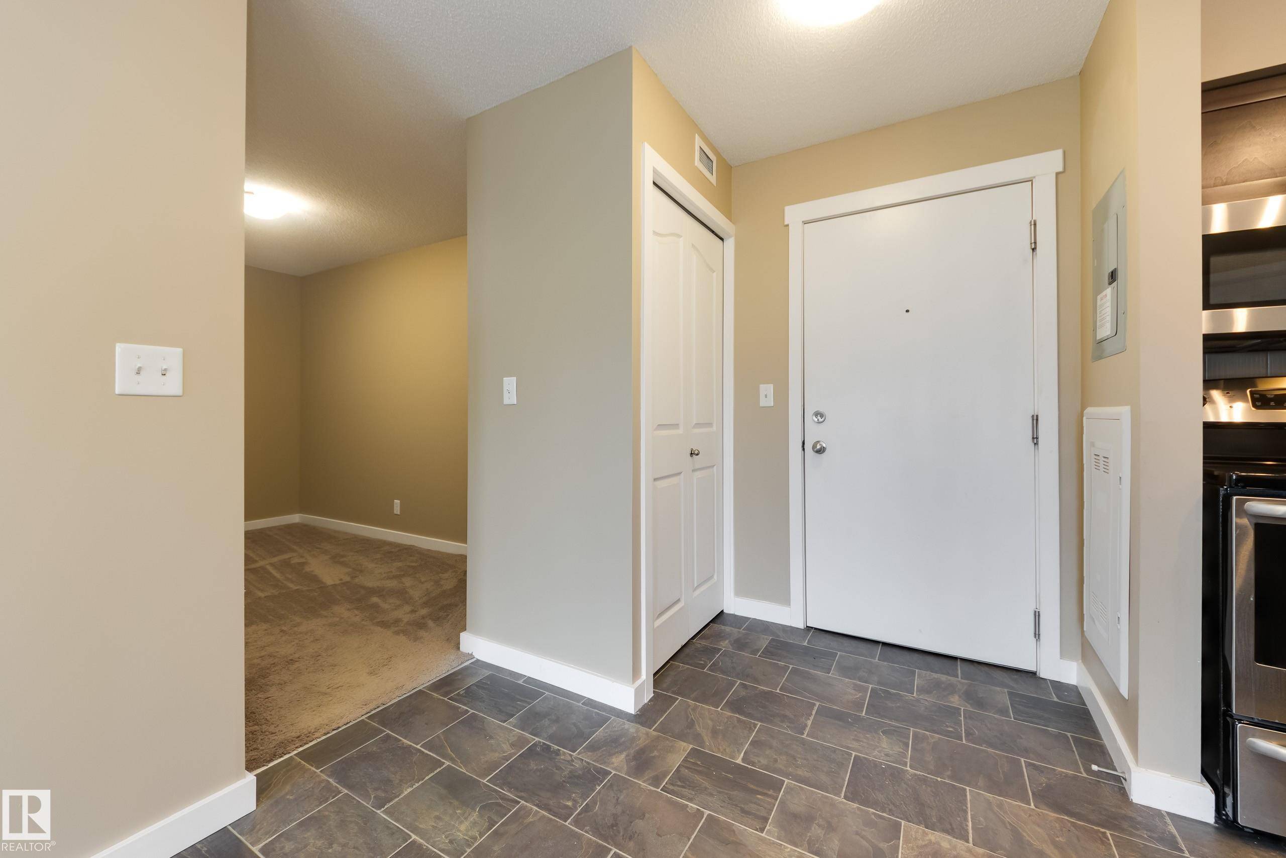 Edmonton, AB T6W 2Y1,#210 12025 22 AV SW SW