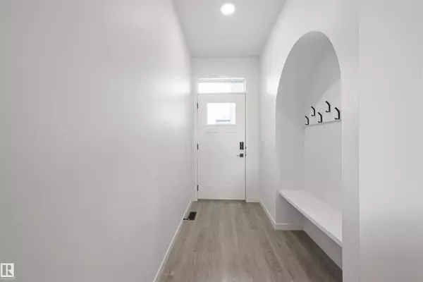 Edmonton, AB T5X 0M5,63 ELSINORE PL NW