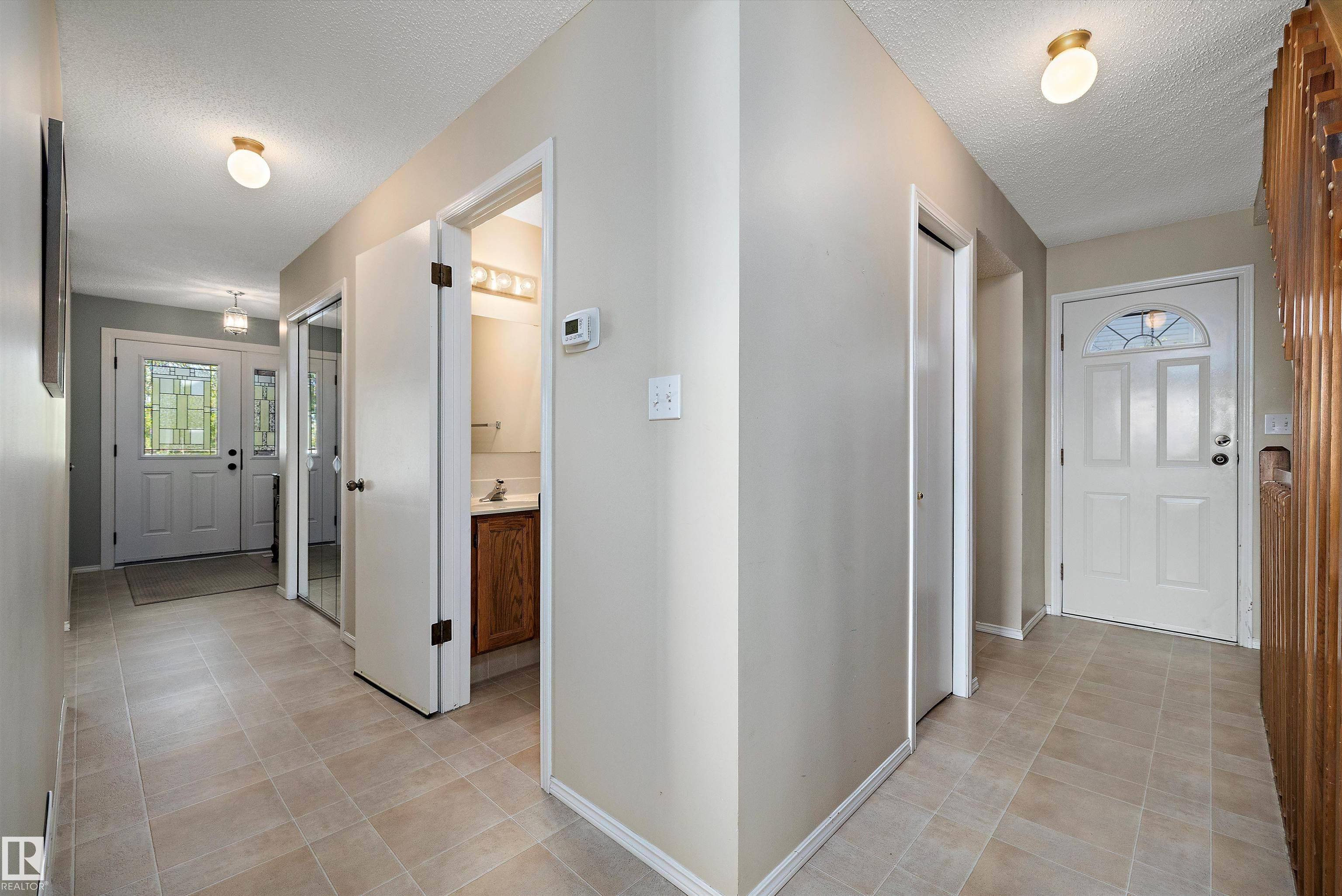 St. Albert, AB T8N 3P1,19 WINDERMERE CR