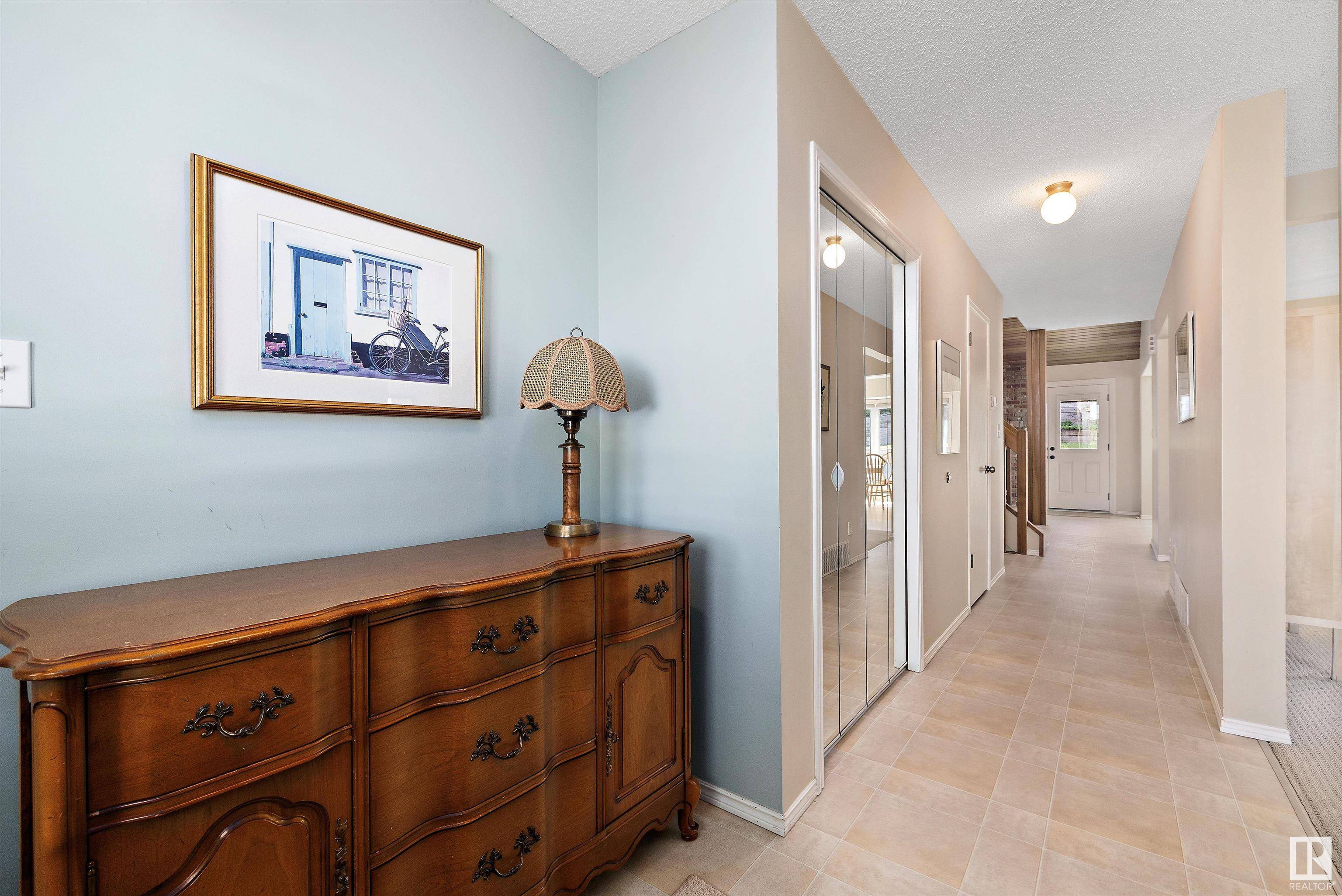 St. Albert, AB T8N 3P1,19 WINDERMERE CR