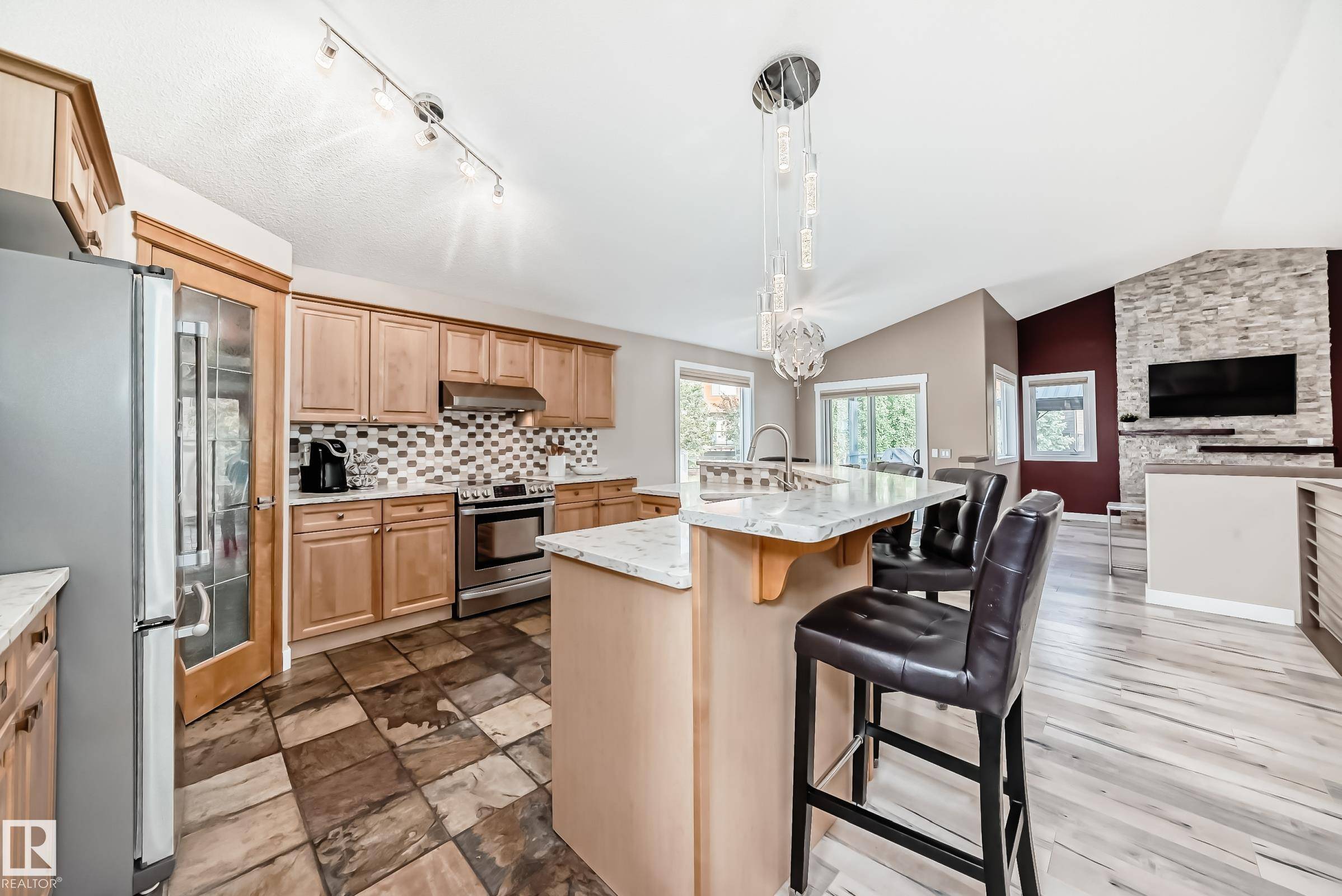 914 GOODWIN CL NW, Edmonton, AB T5T 6X8