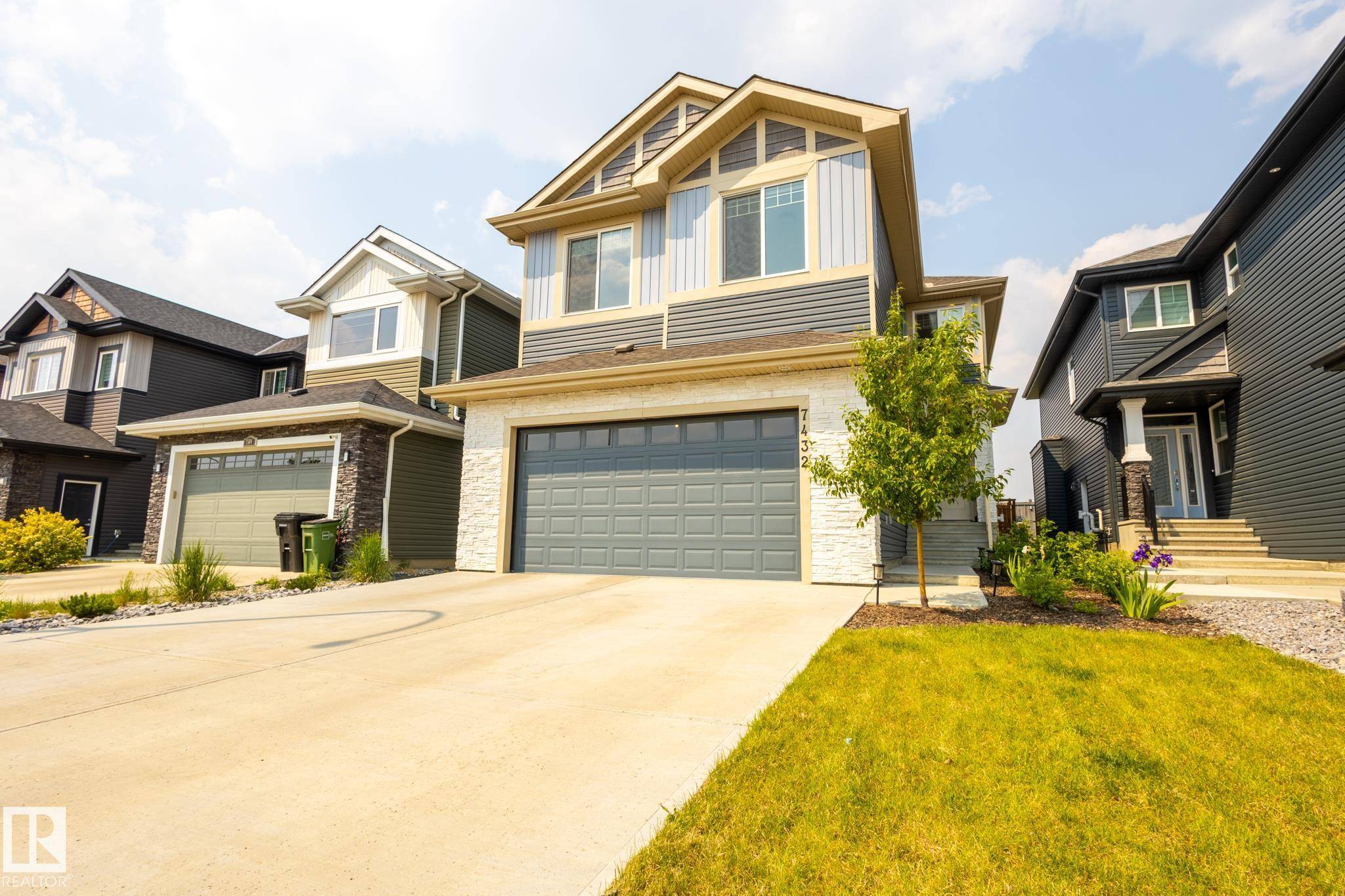 Edmonton, AB T5Z 0J7,7432 174 AV NW