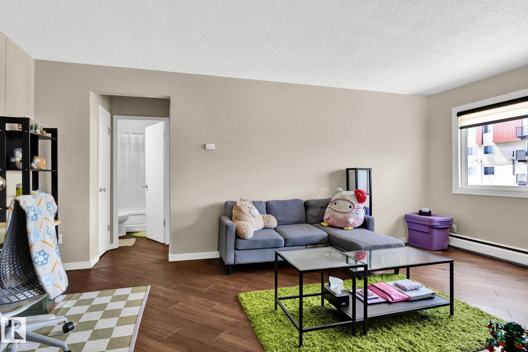 Edmonton, AB T5H 3A1,#25 10640 108 ST NW