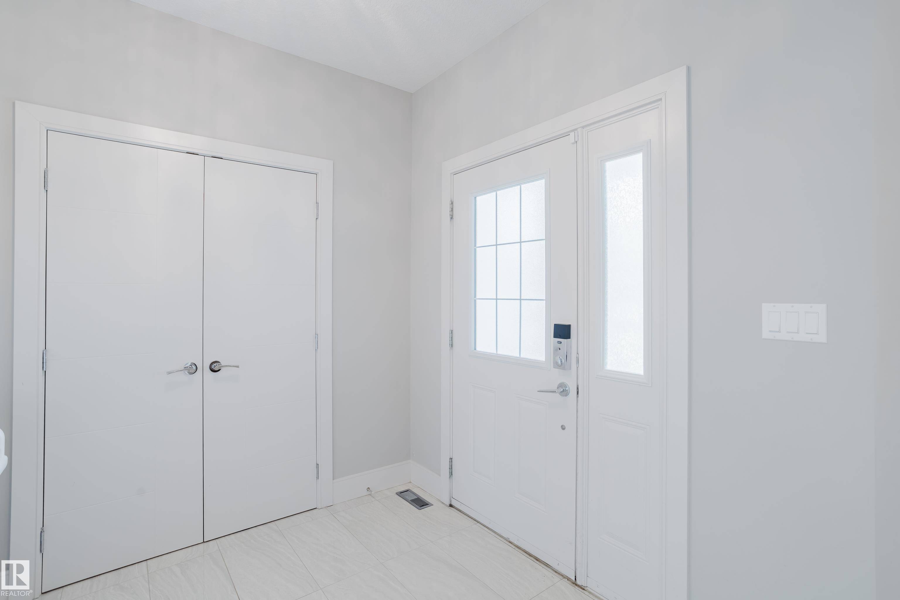 Edmonton, AB T6W 1Z7,17403 11 AV SW