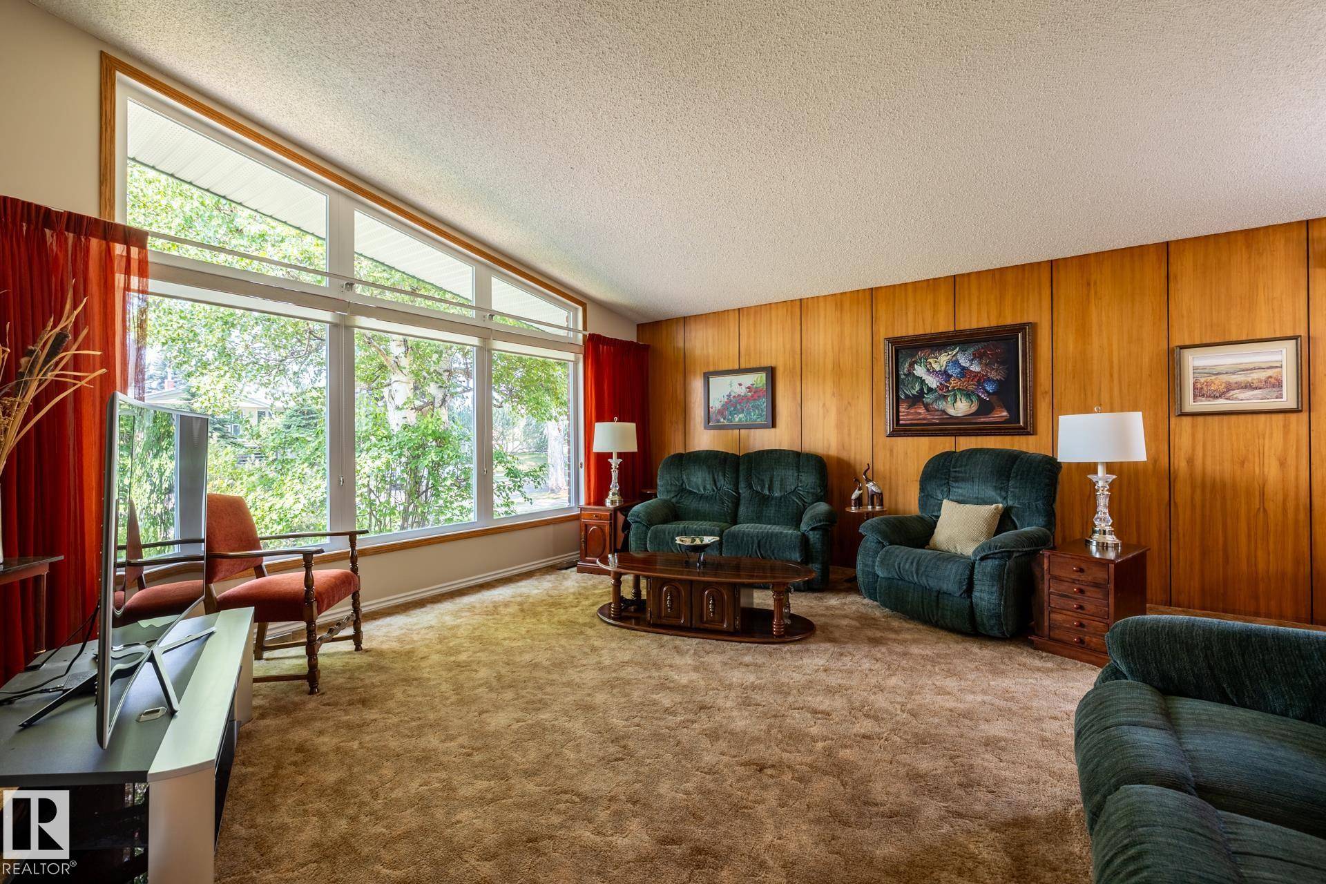 Edmonton, AB T6A 3H5,10629 79 ST NW