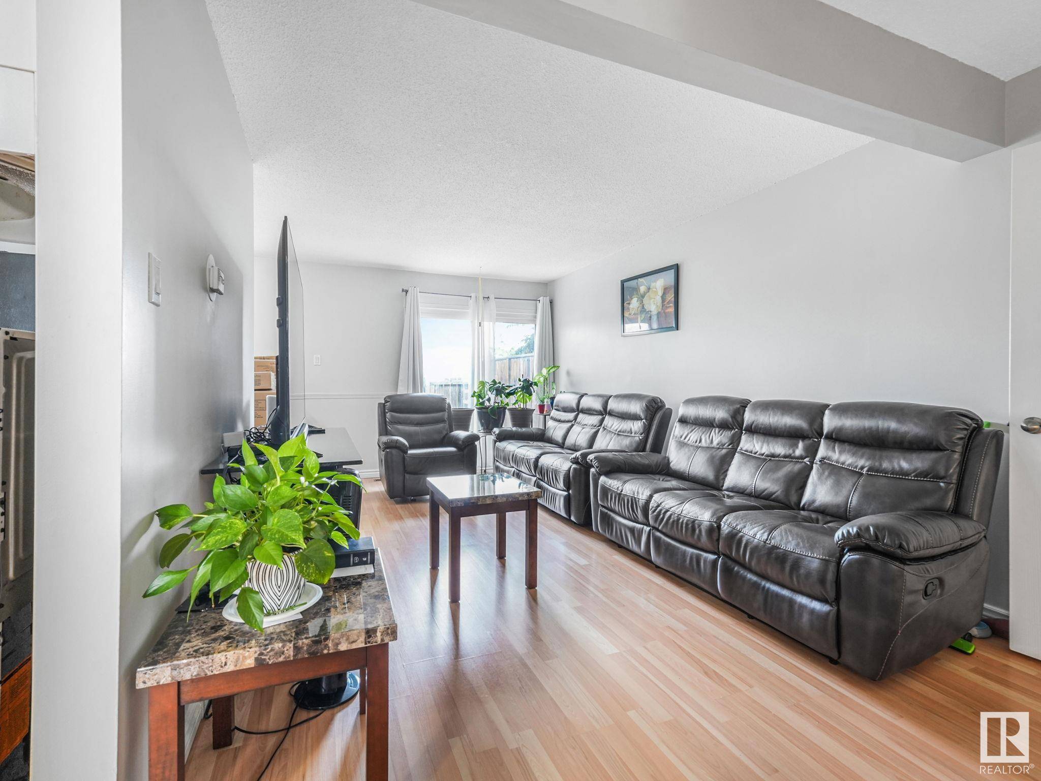 Edmonton, AB T5C 3C3,103 CORNELL CO NW