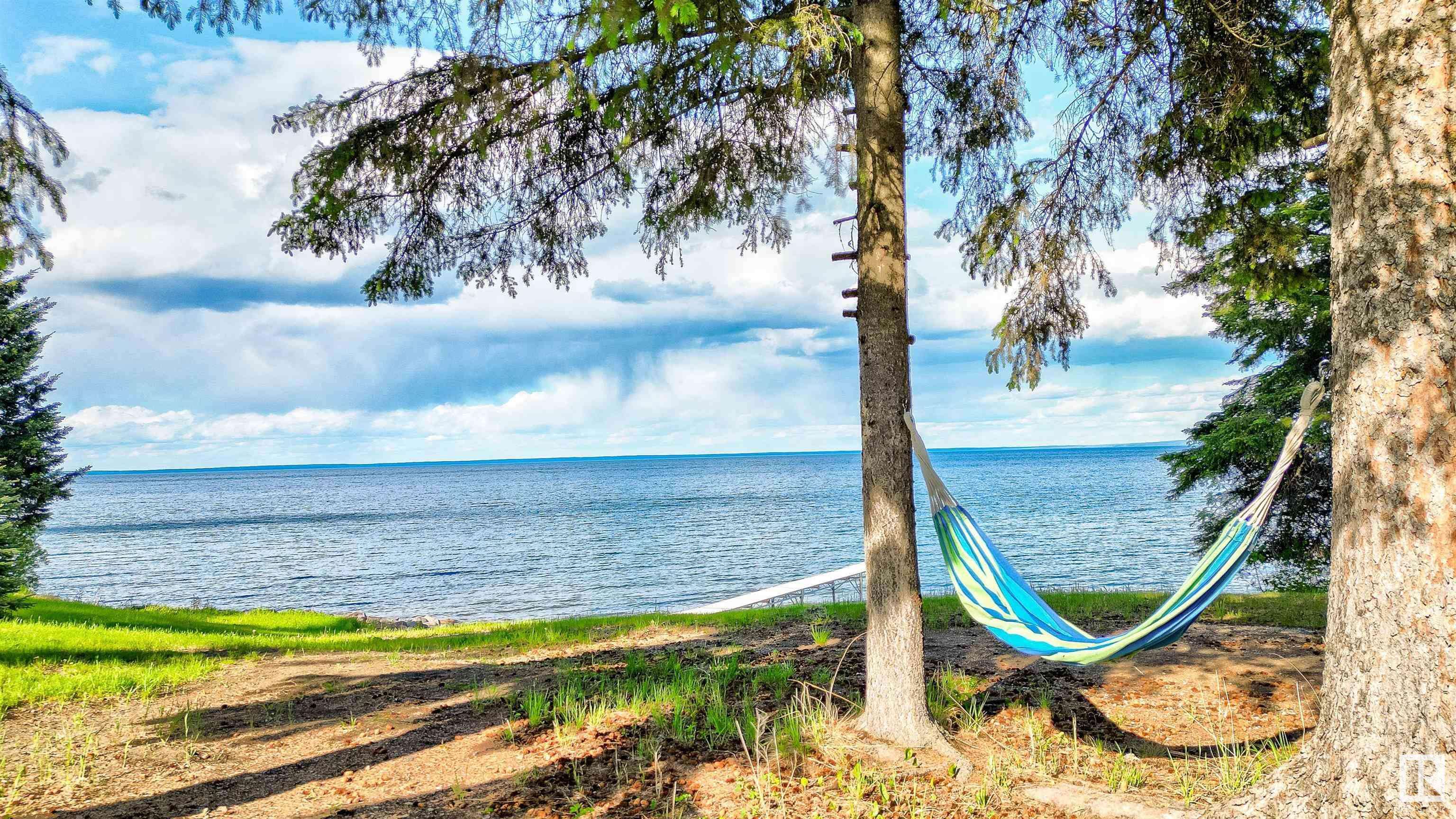 Cold Lake, AB T9M 1G2,2202 28 ST