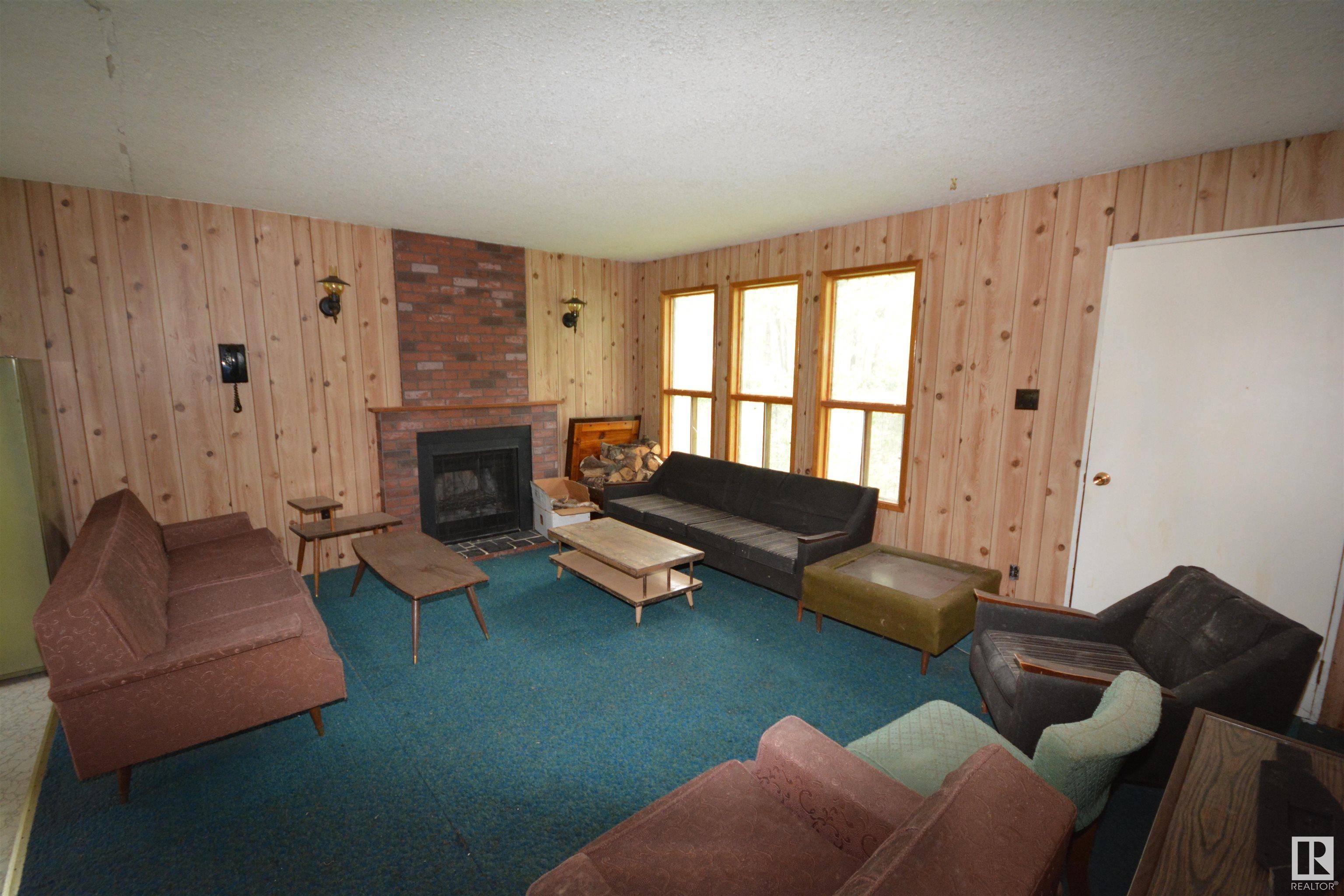 Rural Lac Ste. Anne County, AB T0E 1V0,5073 5th ST